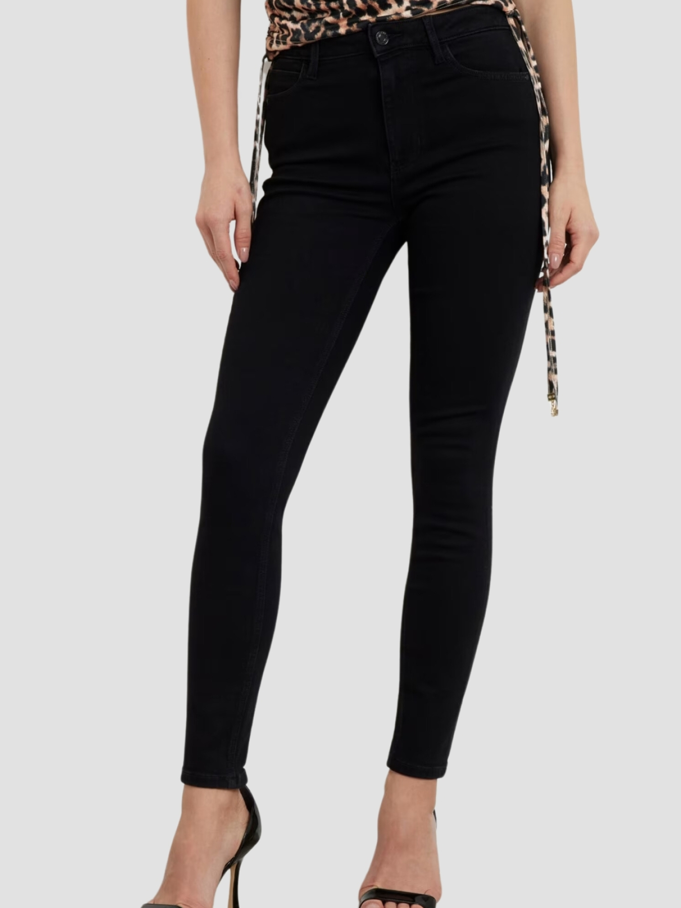 Прямые джинсы GUESS модель W2YA46.D4PZ1;CBL1 Прямые джинсы GUESS модель W2YA46.D4PZ1;CBL1 Фото