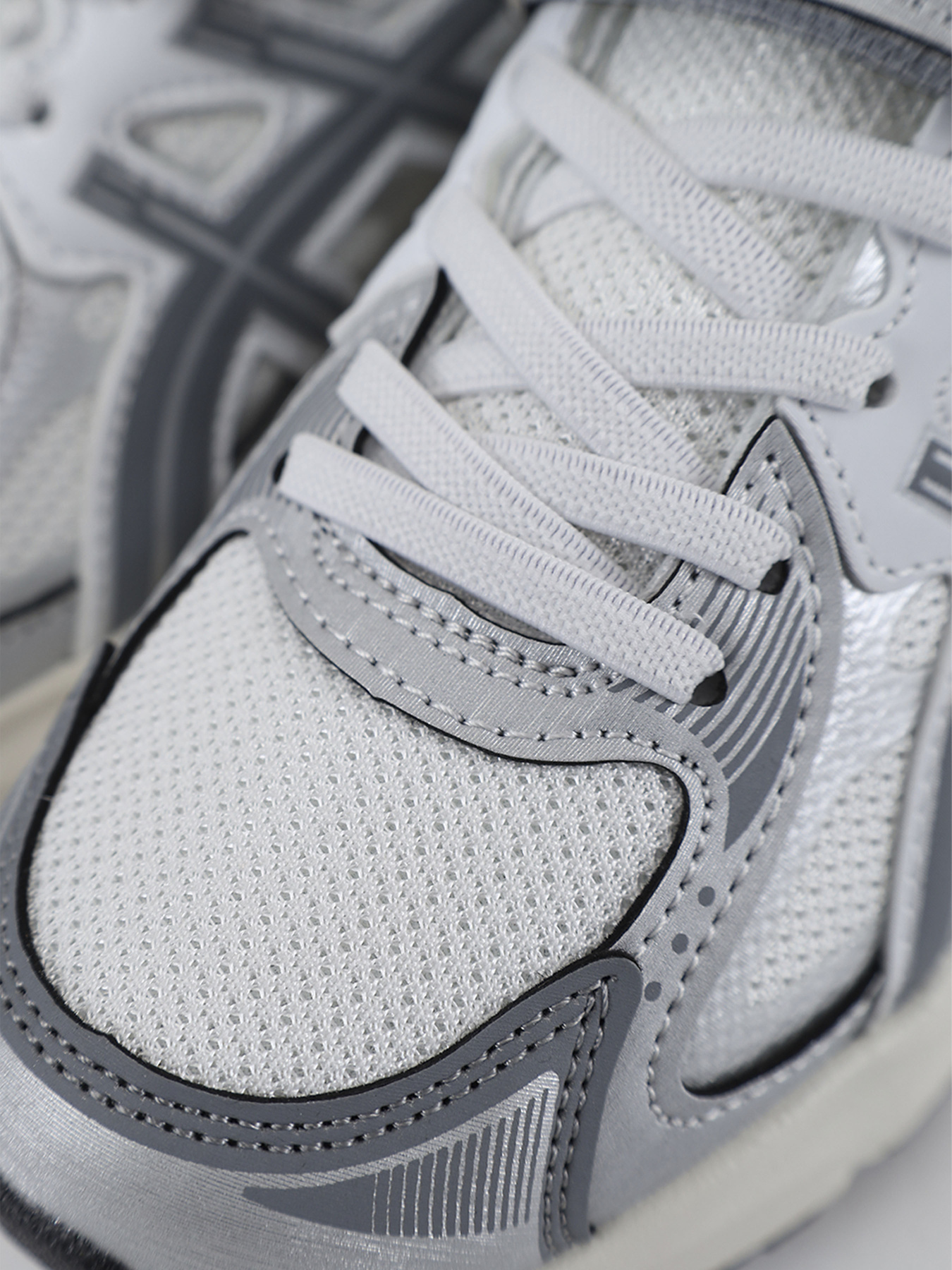 Кроссовки для девочки  цвет серый ЦБ-00291894 модель ЦБ-00291894 Фото