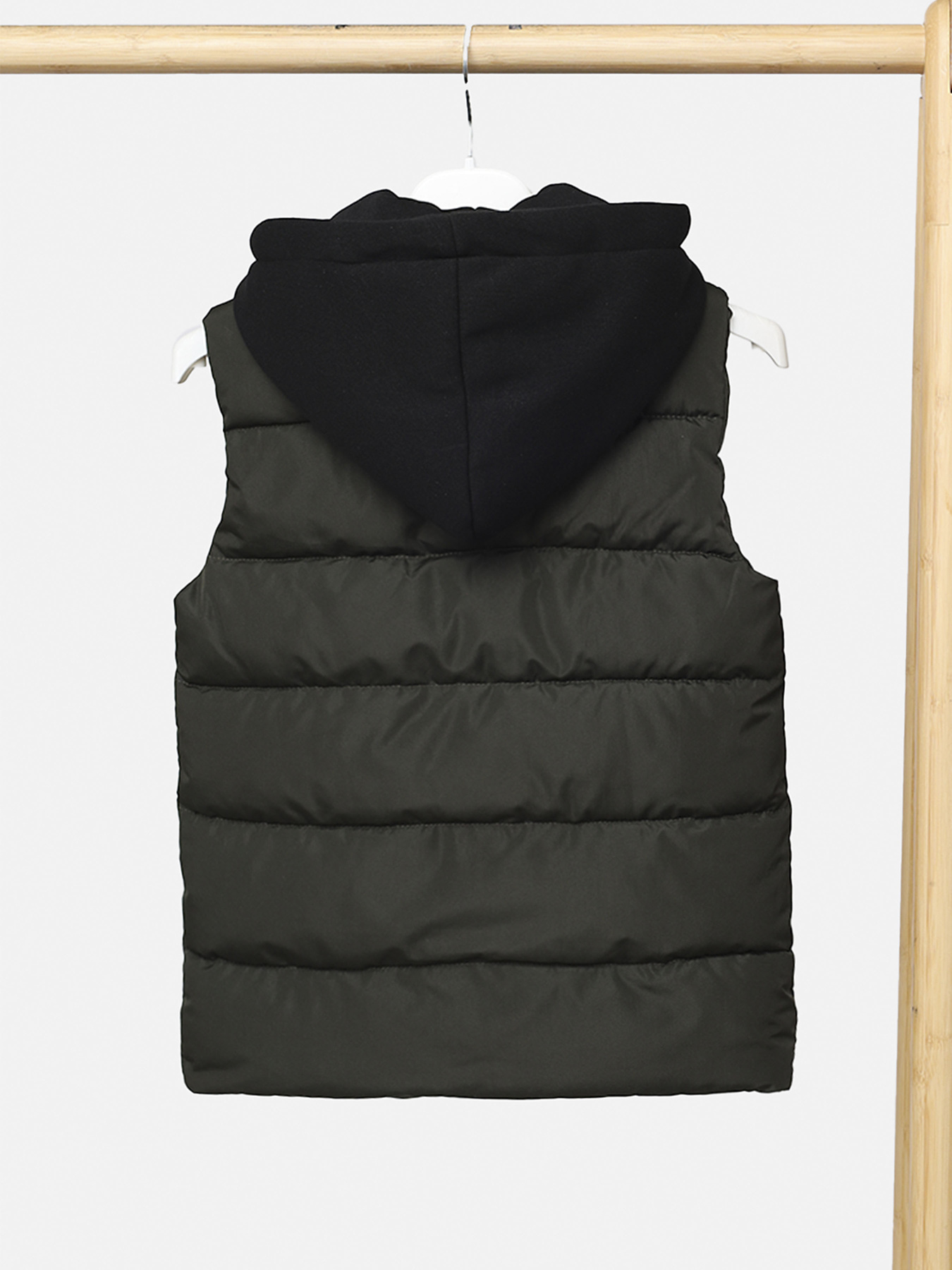 Жилет утеплённый для мальчика  цвет хаки ЦБ-00289748 модель ЦБ-00289748 Фото