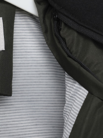 Жилет утеплённый для мальчика  цвет хаки ЦБ-00289748 модель ЦБ-00289748 Фото