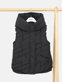 Жилет утеплённый для девочки  цвет черный ЦБ-00289755 модель ЦБ-00289755 Фото