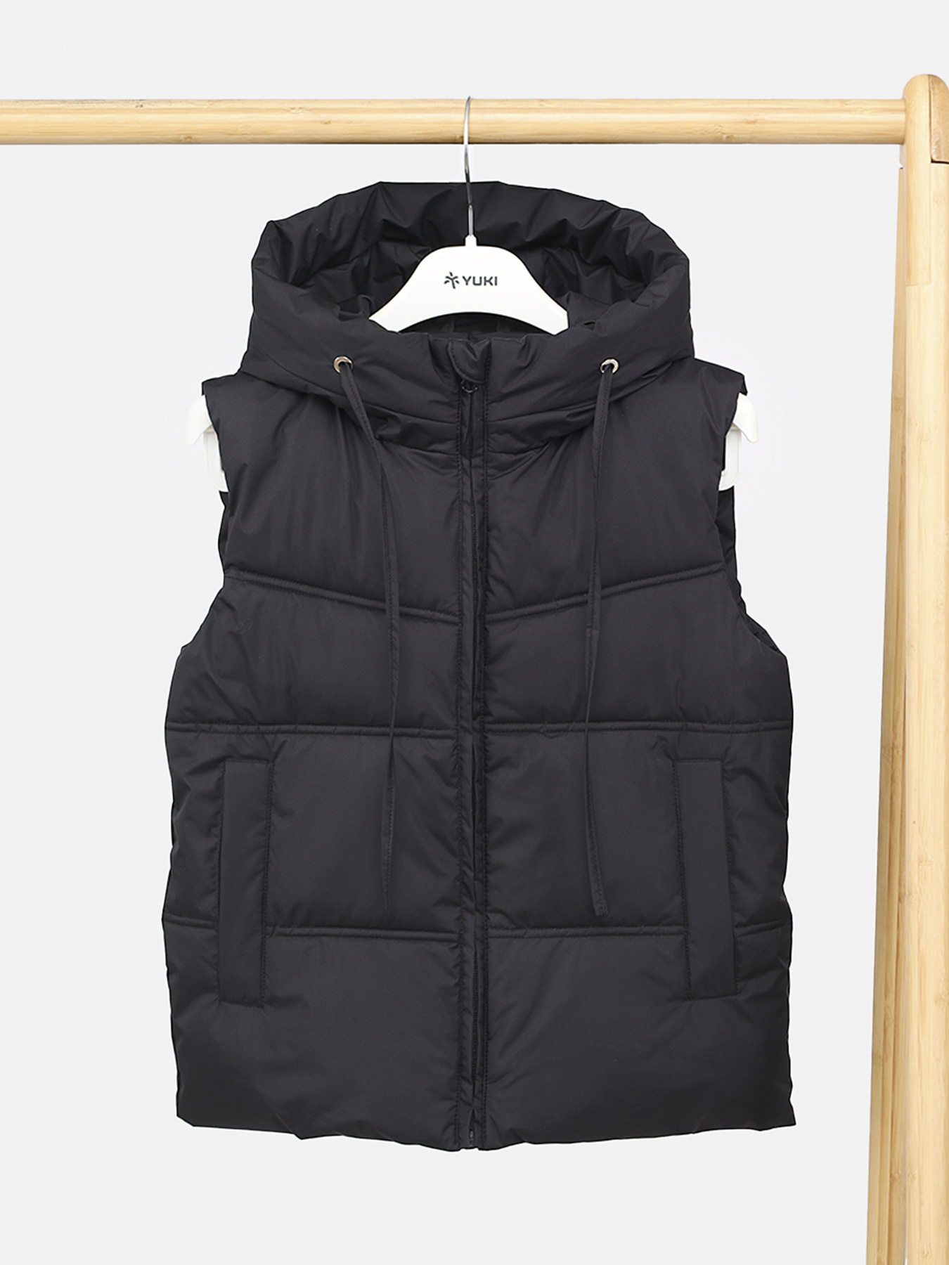 Жилет утеплённый для девочки  цвет черный ЦБ-00289765 модель ЦБ-00289765 Фото