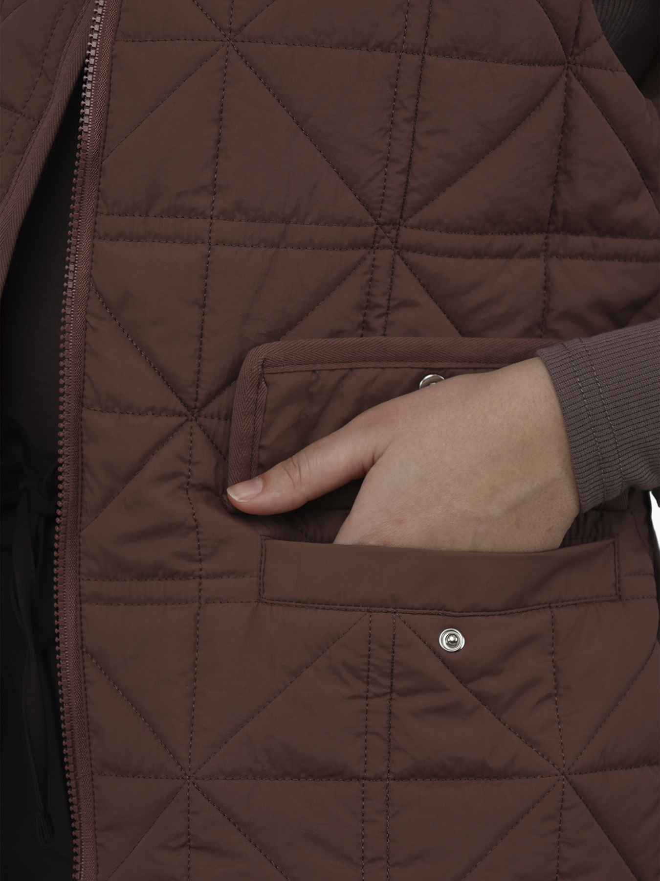 Жилет утеплённый женский  цвет коричневый ЦБ-00290255 модель ЦБ-00290255 Фото