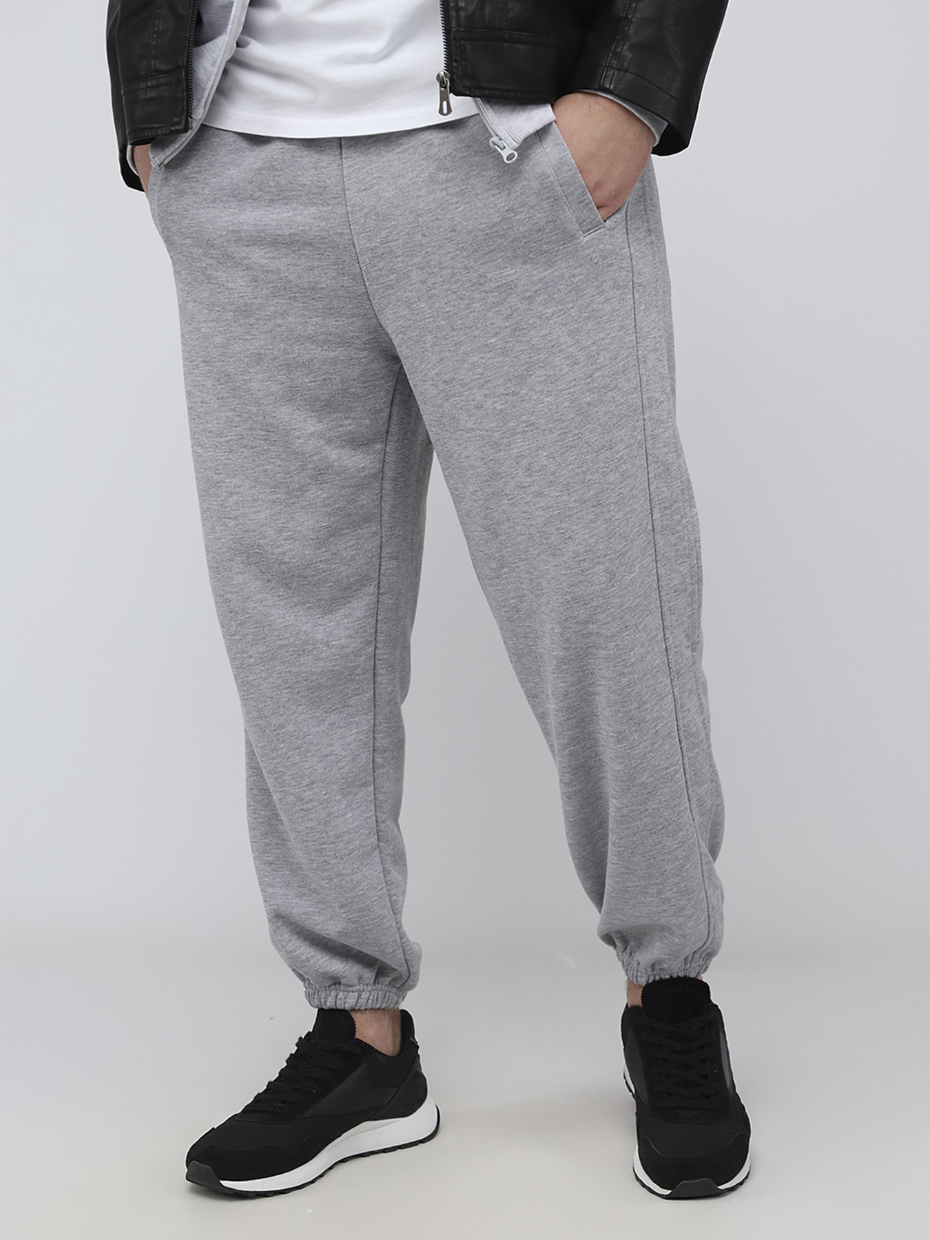 Штани спортивні чоловічі  колір світло-сірий ЦБ-00291043 модель ЦБ-00291043 Фото