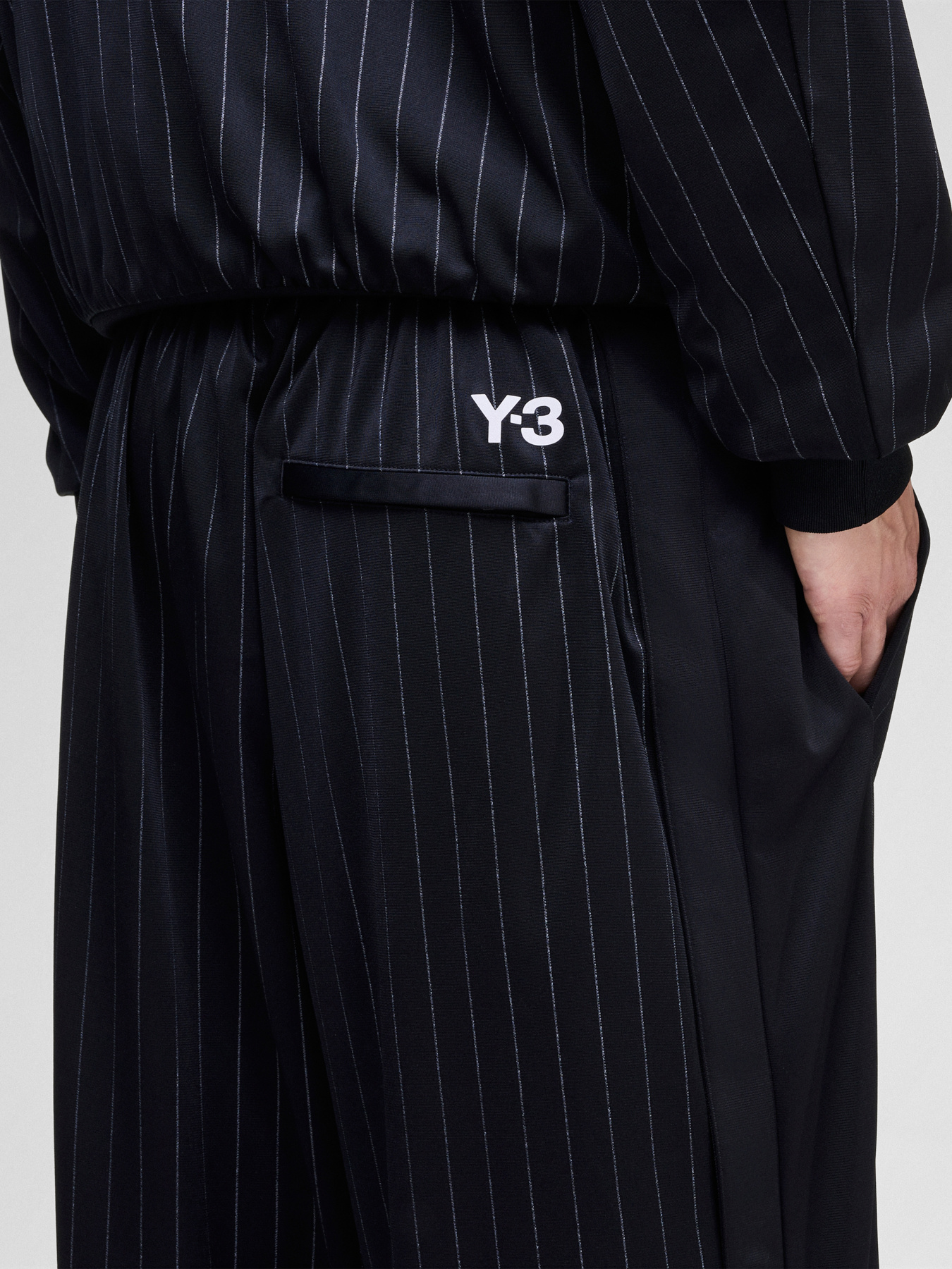 Повсякденні штани Adidas модель KQ9716 Повсякденні штани Adidas модель KQ9716 Фото