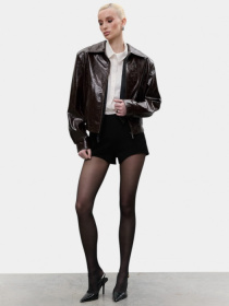 Шоколадная куртка из лакированной экокожи модель 12080 Шоколадная куртка из лакированной экокожи модель 12080 Фото