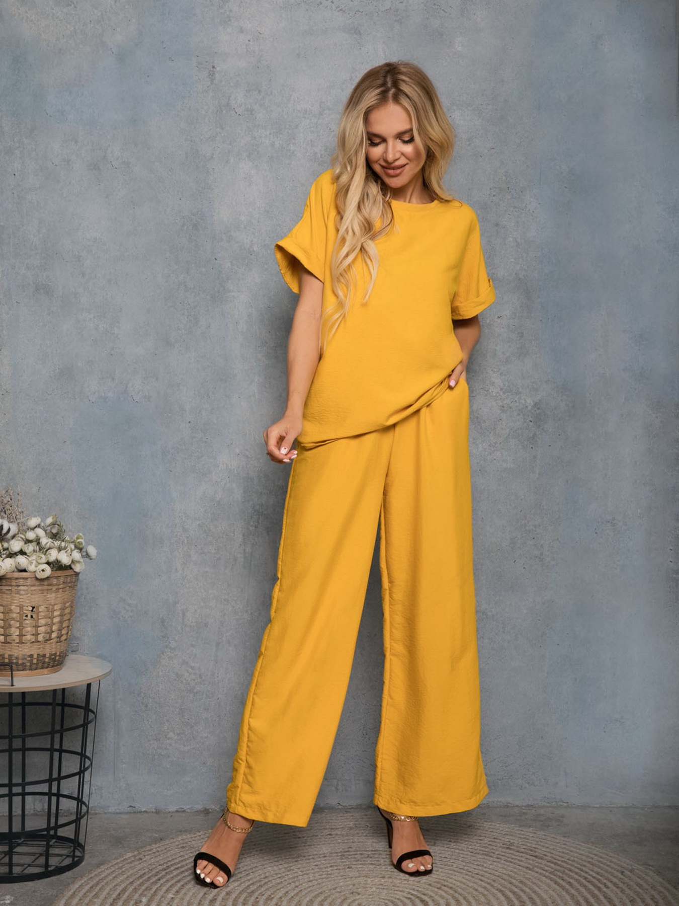 Повседневный костюм ISSA Plus модель 12766_mustard Повседневный костюм ISSA Plus модель 12766_mustard Фото