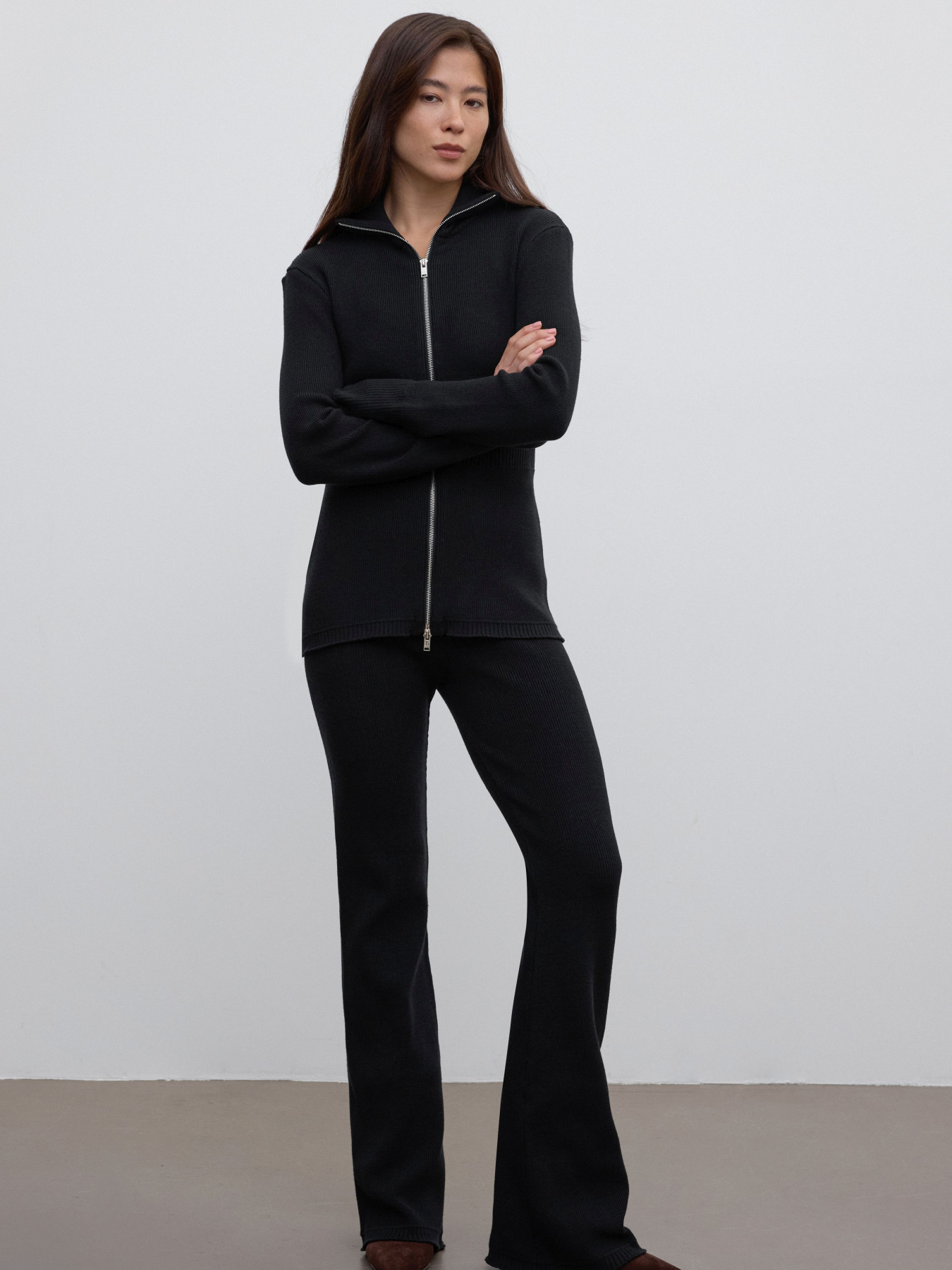 Костюм в'язаний ESTRO 0528-04101, колір чорний модель 0528-04101 Фото