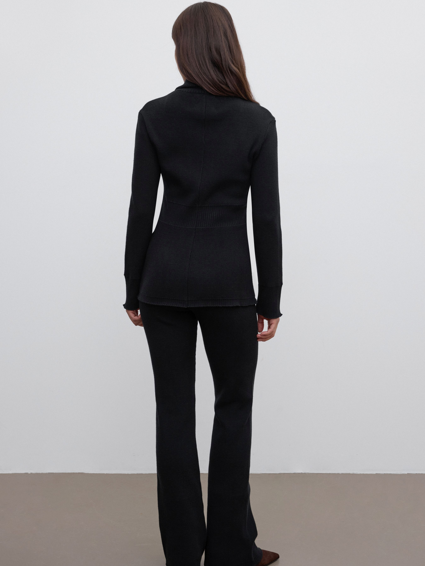 Костюм в'язаний ESTRO 0528-04101, колір чорний модель 0528-04101 Фото