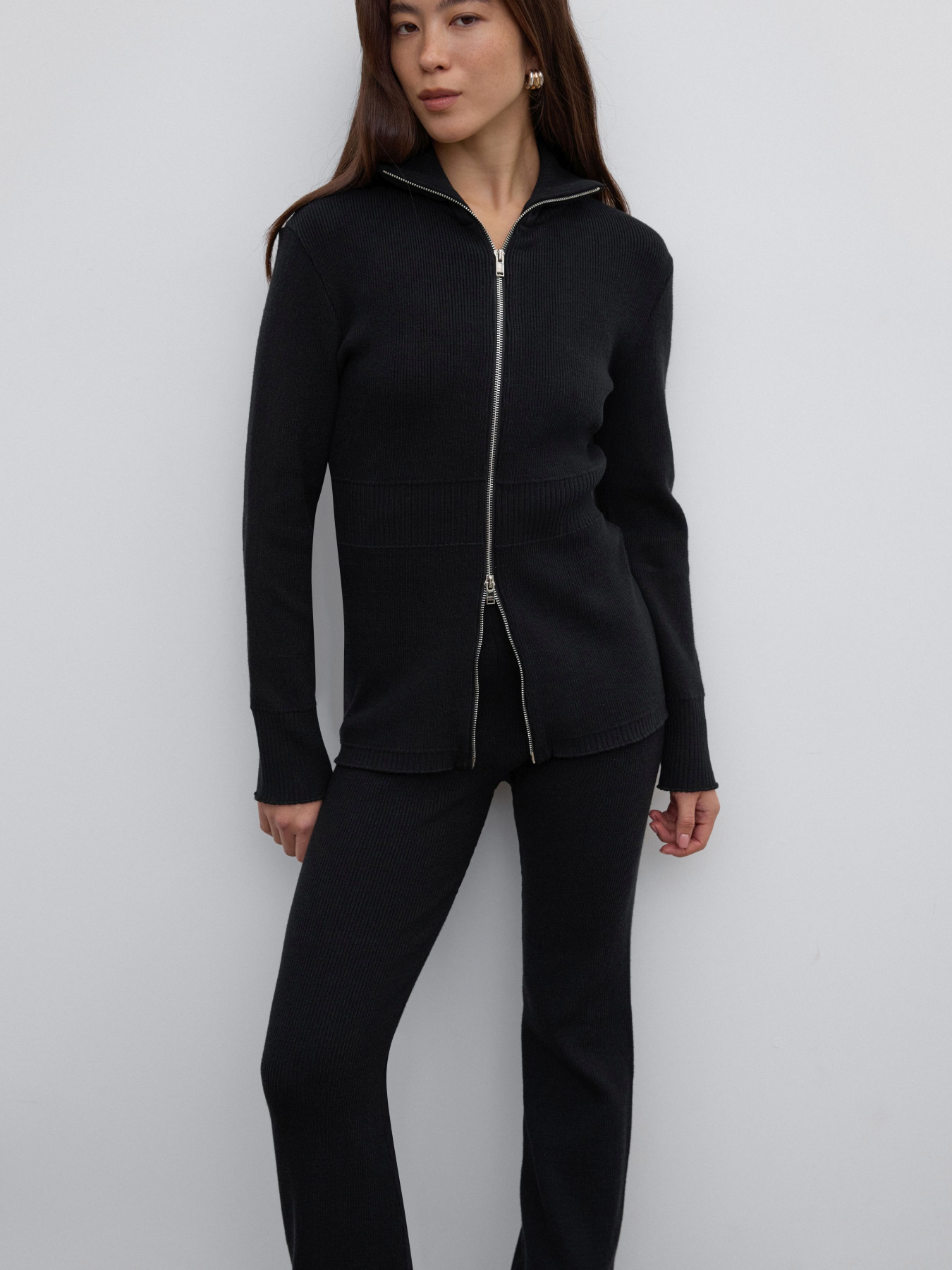 Костюм в'язаний ESTRO 0528-04101, колір чорний модель 0528-04101 Фото