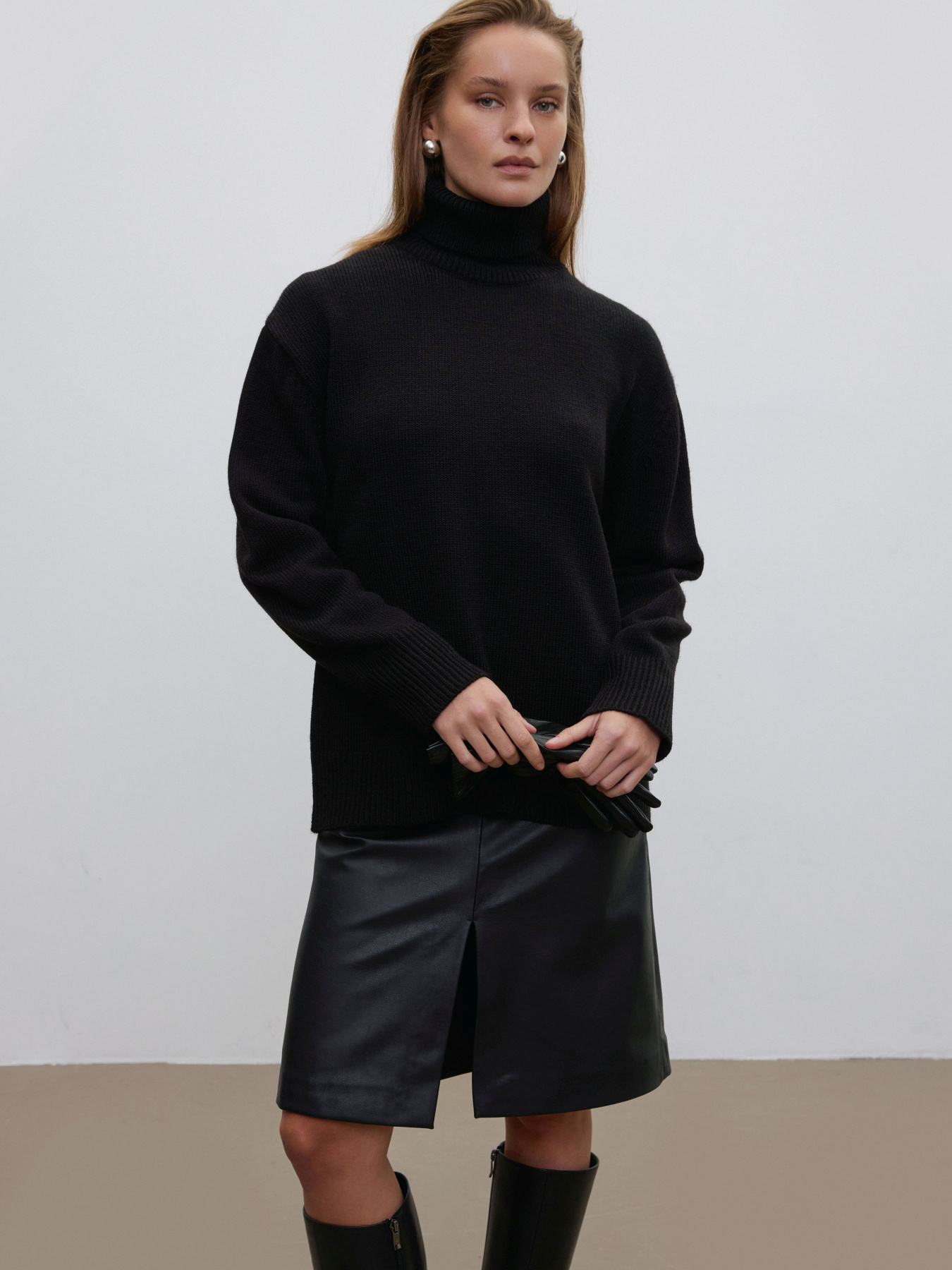 Светр в'язаний ESTRO 0541-06901, колір чорний модель 0541-06901 Фото