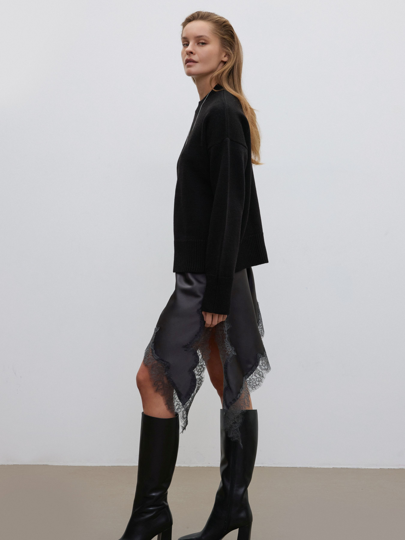 Джемпер ESTRO 0542-06901, колір чорний модель 0542-06901 Фото