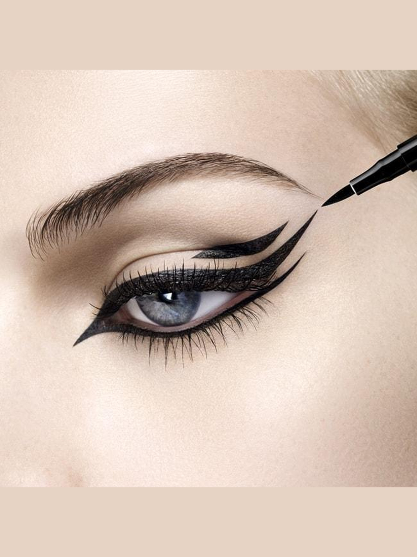 Підводка-фломастер Liner Feutre Ultra Black BOURJOIS модель 8000009847556 Підводка-фломастер Liner Feutre Ultra Black BOURJOIS модель 8000009847556 Фото