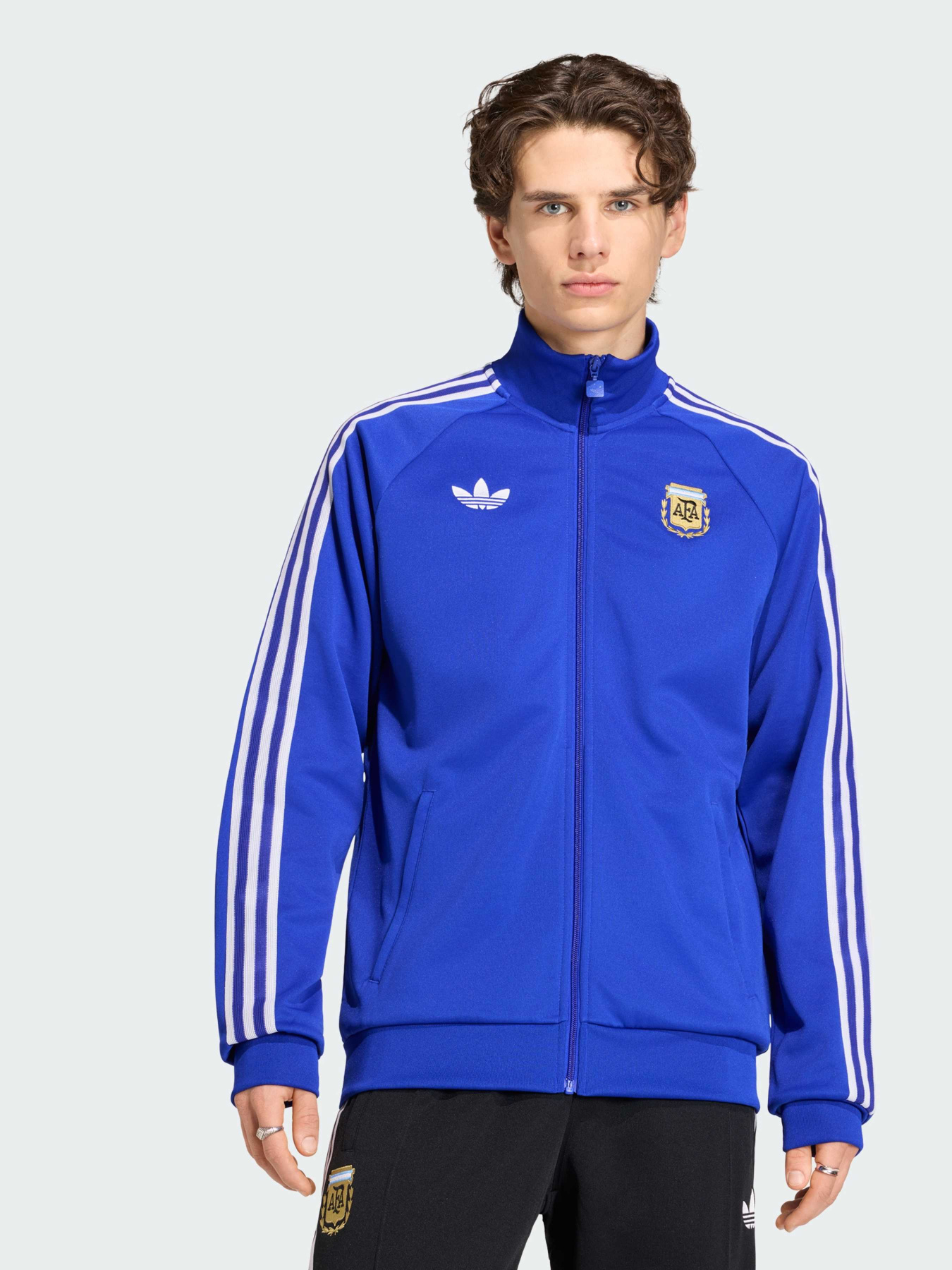 Спортивна кофта Adidas модель JZ6305 Спортивна кофта Adidas модель JZ6305 Фото