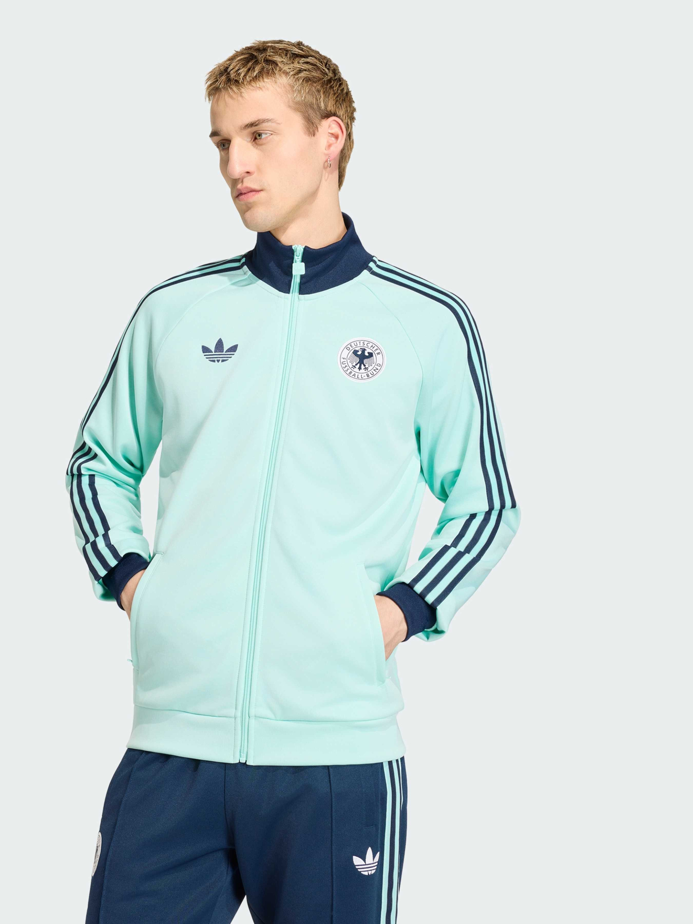 Спортивна кофта Adidas модель JZ9340 Спортивна кофта Adidas модель JZ9340 Фото