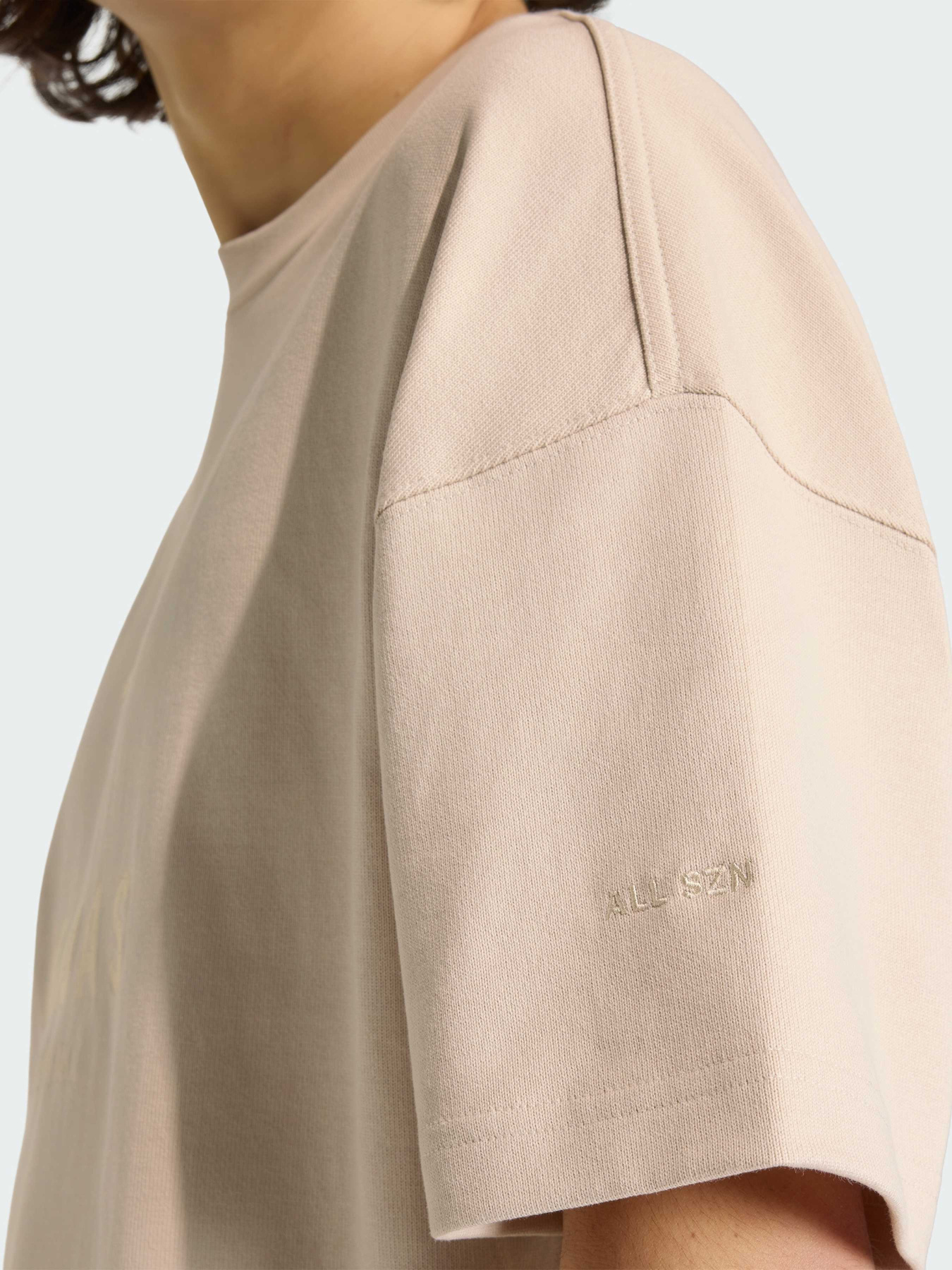 Футболка ALL SZN Embroidered Graphics модель KC3206 Футболка ALL SZN Embroidered Graphics модель KC3206 Фото