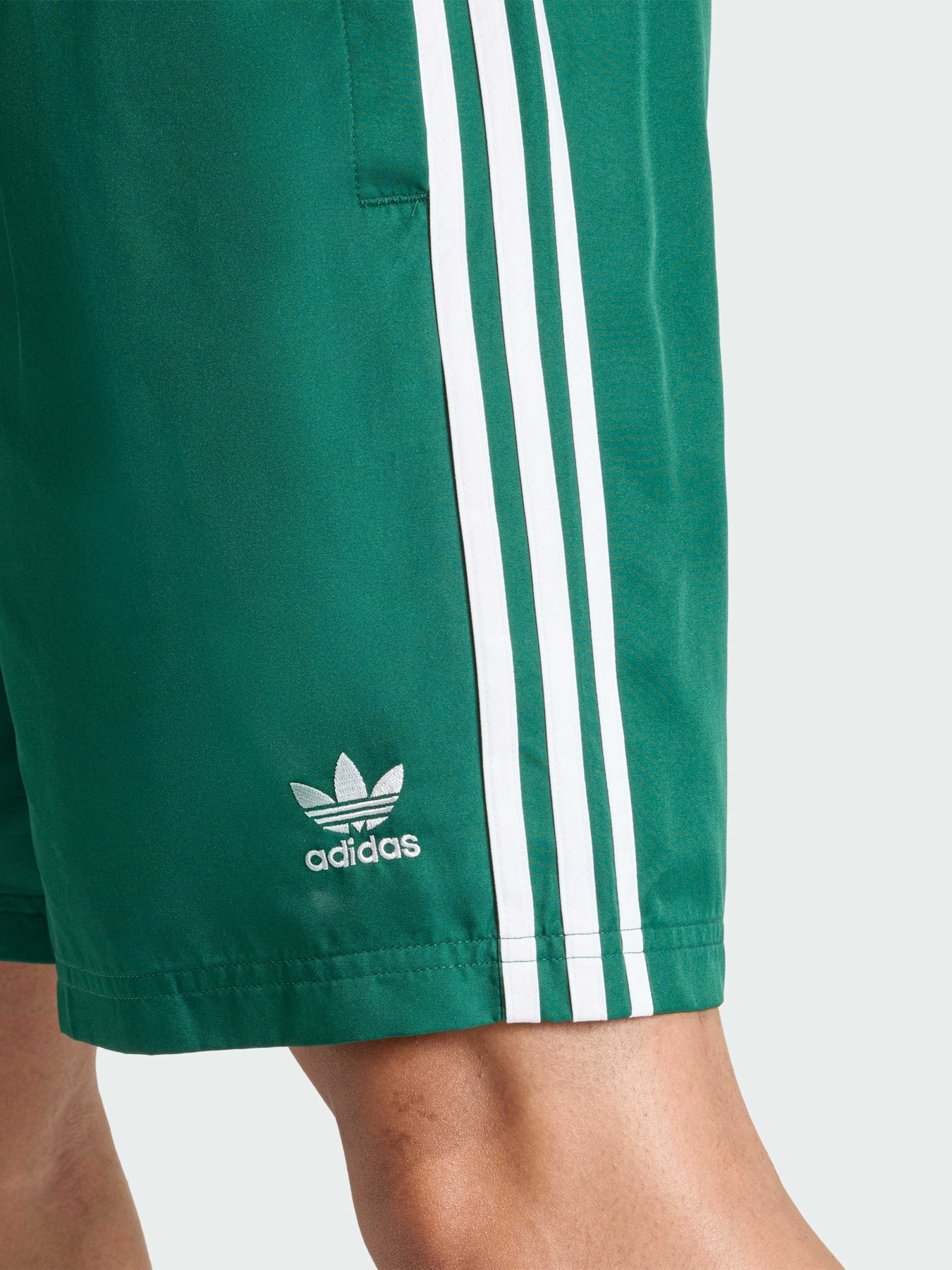 Плавательные шорты Adicolor 3-Stripes 8-Inch модель JZ8477 Фото