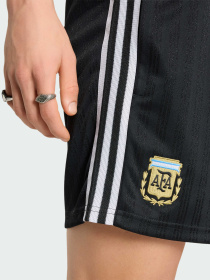 Спортивні шорти Adidas модель JZ6308 Фото