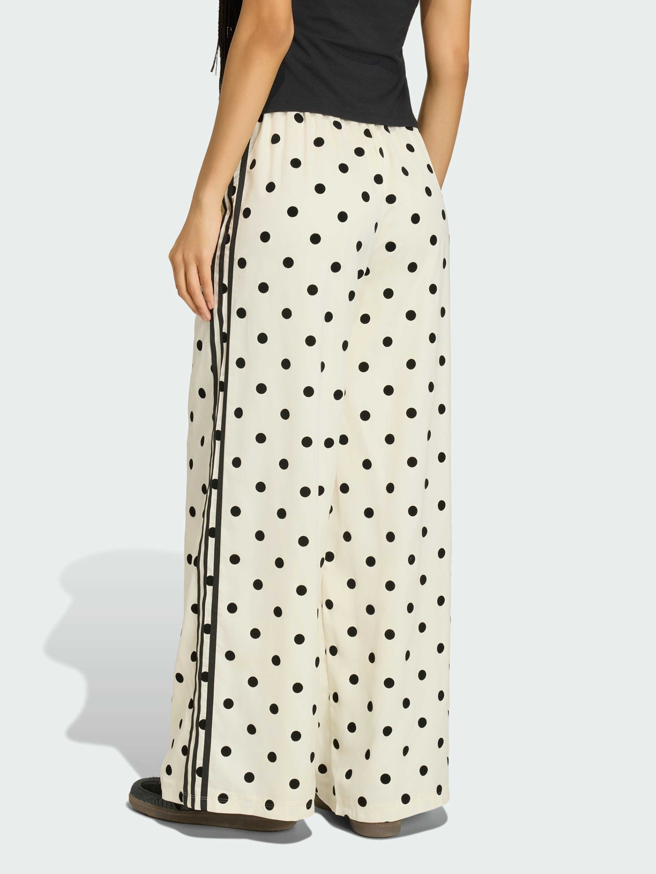 Повсякденні штани Adidas Adicolor модель KV1168 Фото