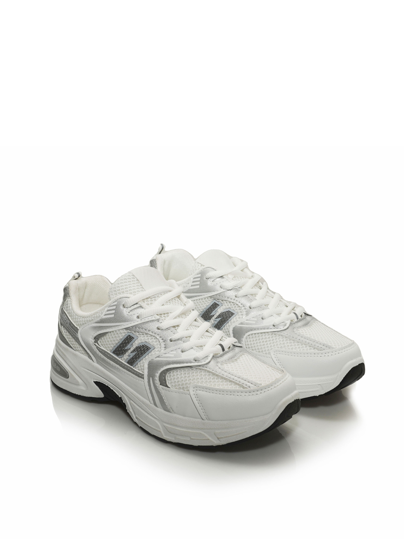 Кроссовки модель B26123-2white Кроссовки модель B26123-2white Фото