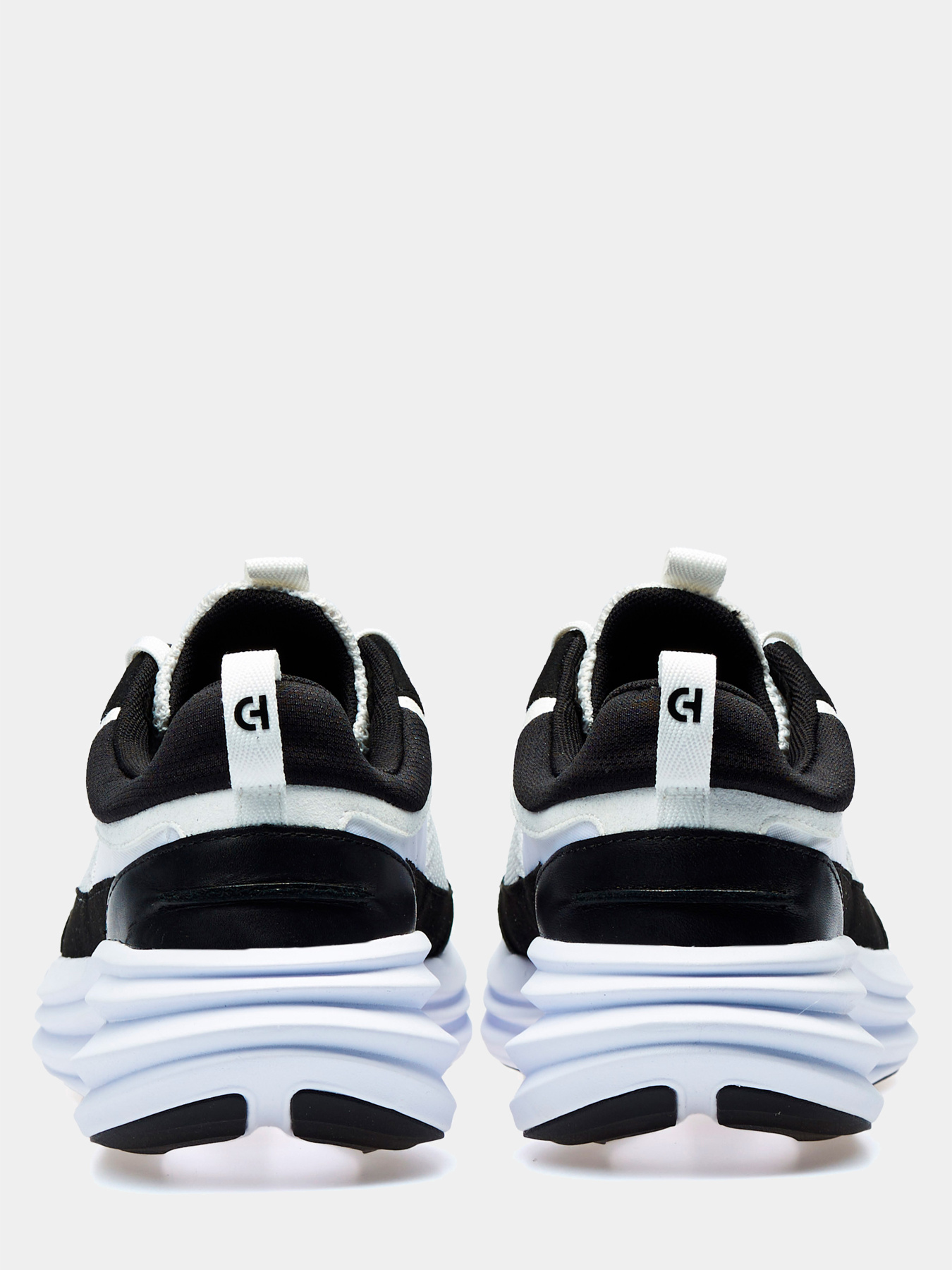 Женские кроссовки ØriginalGrand Quadstreak Running Sneaker модель W33696 Фото