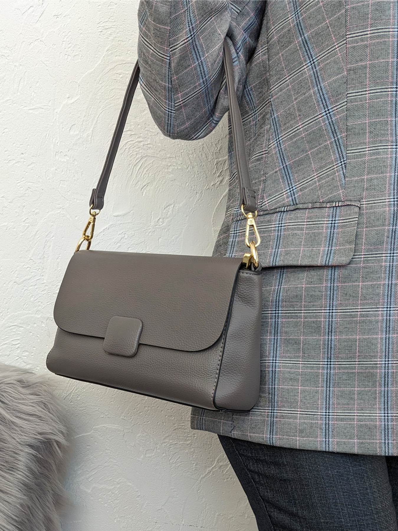 Стильная сумка Minimal Accent с декоративной кнопкой-пряжкой модель 350013-1 Фото