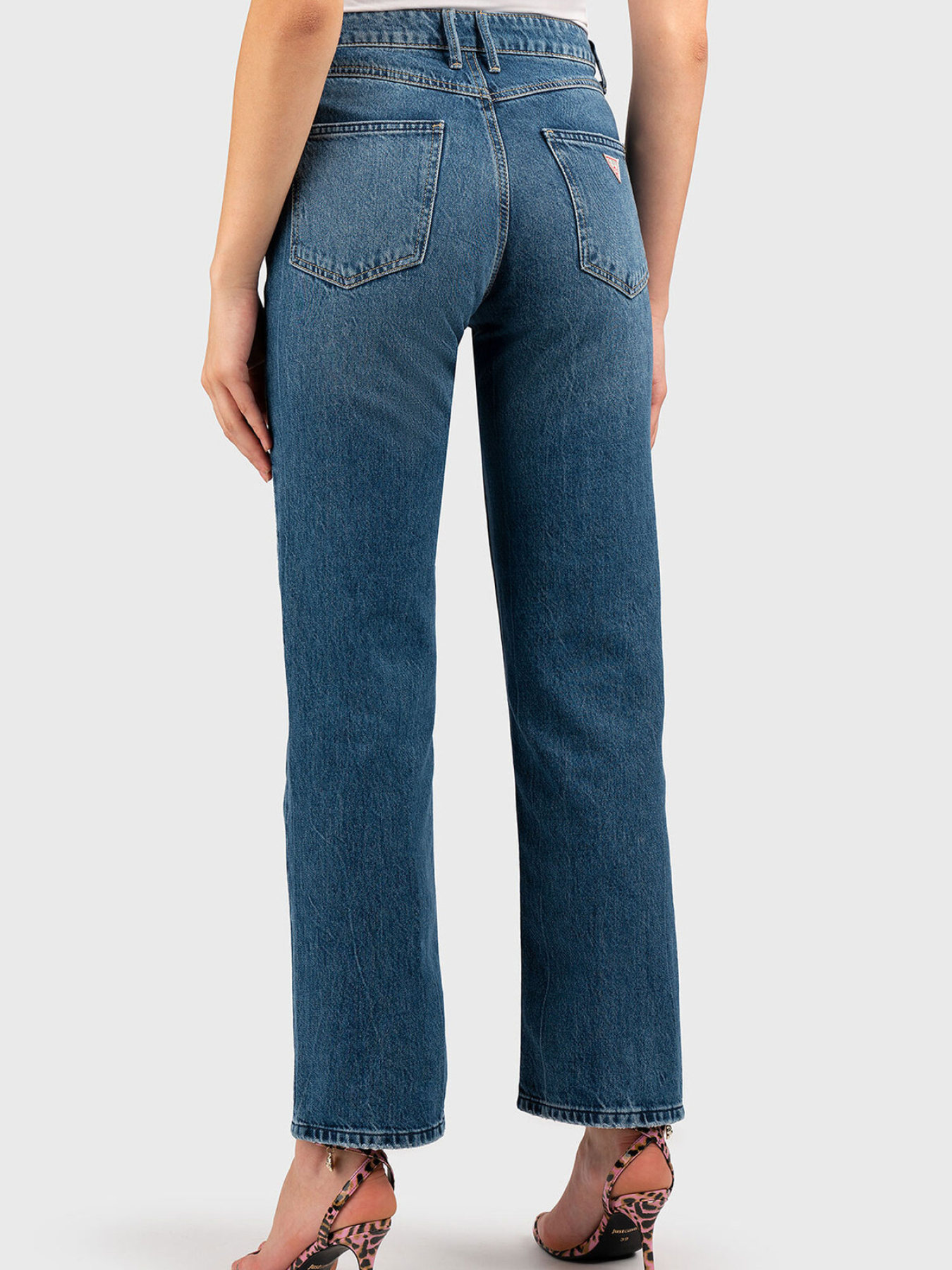 Прямые джинсы GUESS модель W4RA22.D4T9M;DECL Прямые джинсы GUESS модель W4RA22.D4T9M;DECL Фото