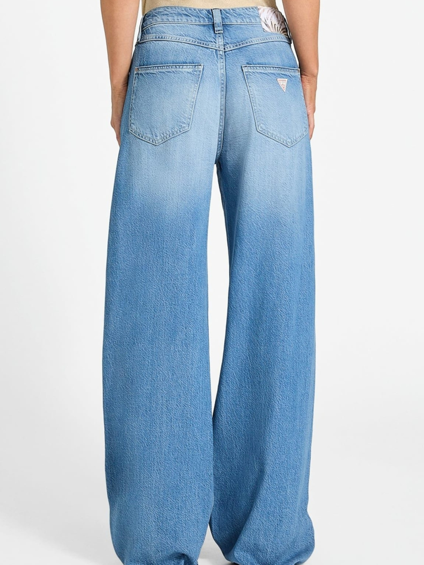 Прямые джинсы GUESS модель W5GA82.D5B94;F0RM Прямые джинсы GUESS модель W5GA82.D5B94;F0RM Фото