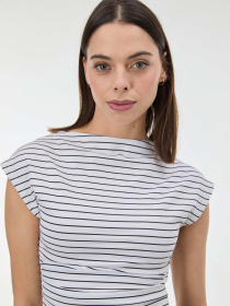 Футболка Orsay модель 1002336-X11-0103 Футболка Orsay модель 1002336-X11-0103 Фото