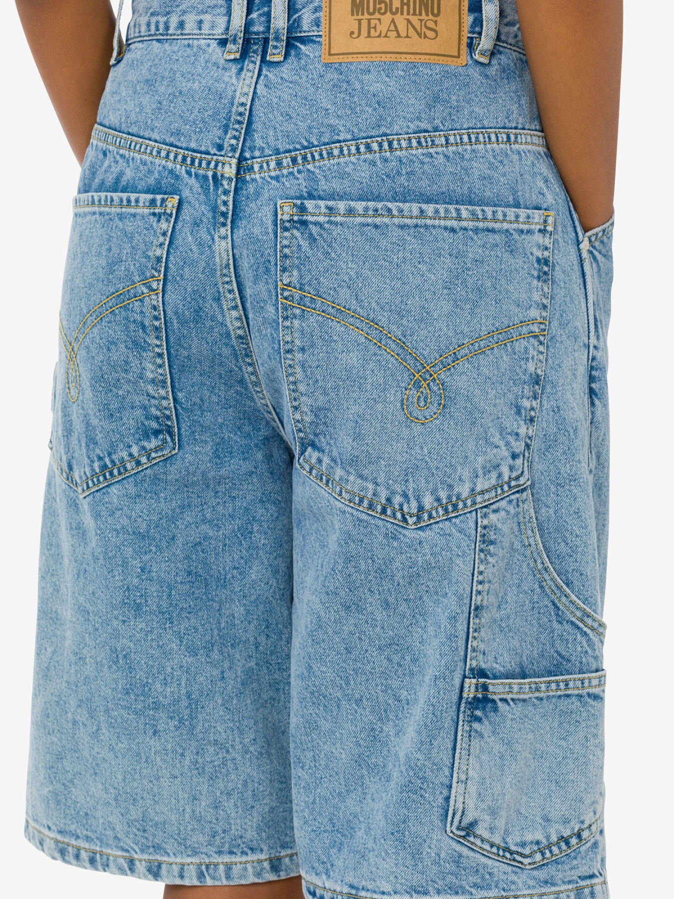 Шорты Moschino модель A0302.3236;1295 Шорты Moschino модель A0302.3236;1295 Фото