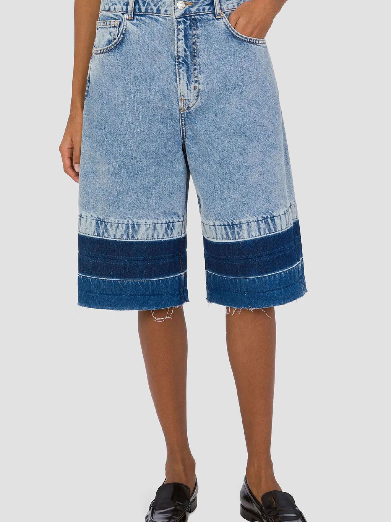 Шорты Moschino модель A0312.3719;1303 Шорты Moschino модель A0312.3719;1303 Фото