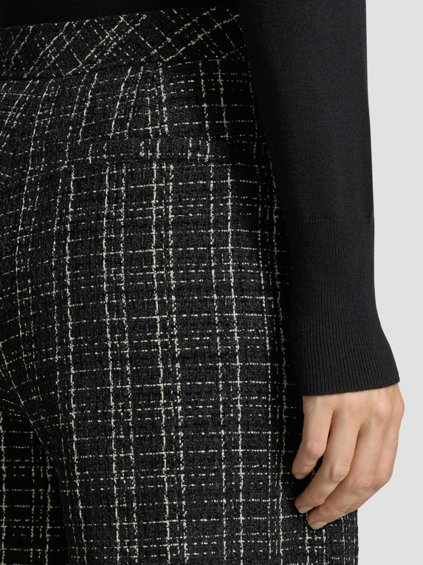 Повсякденні шорти GUESS модель W5BD65.W2382;JBLK Фото