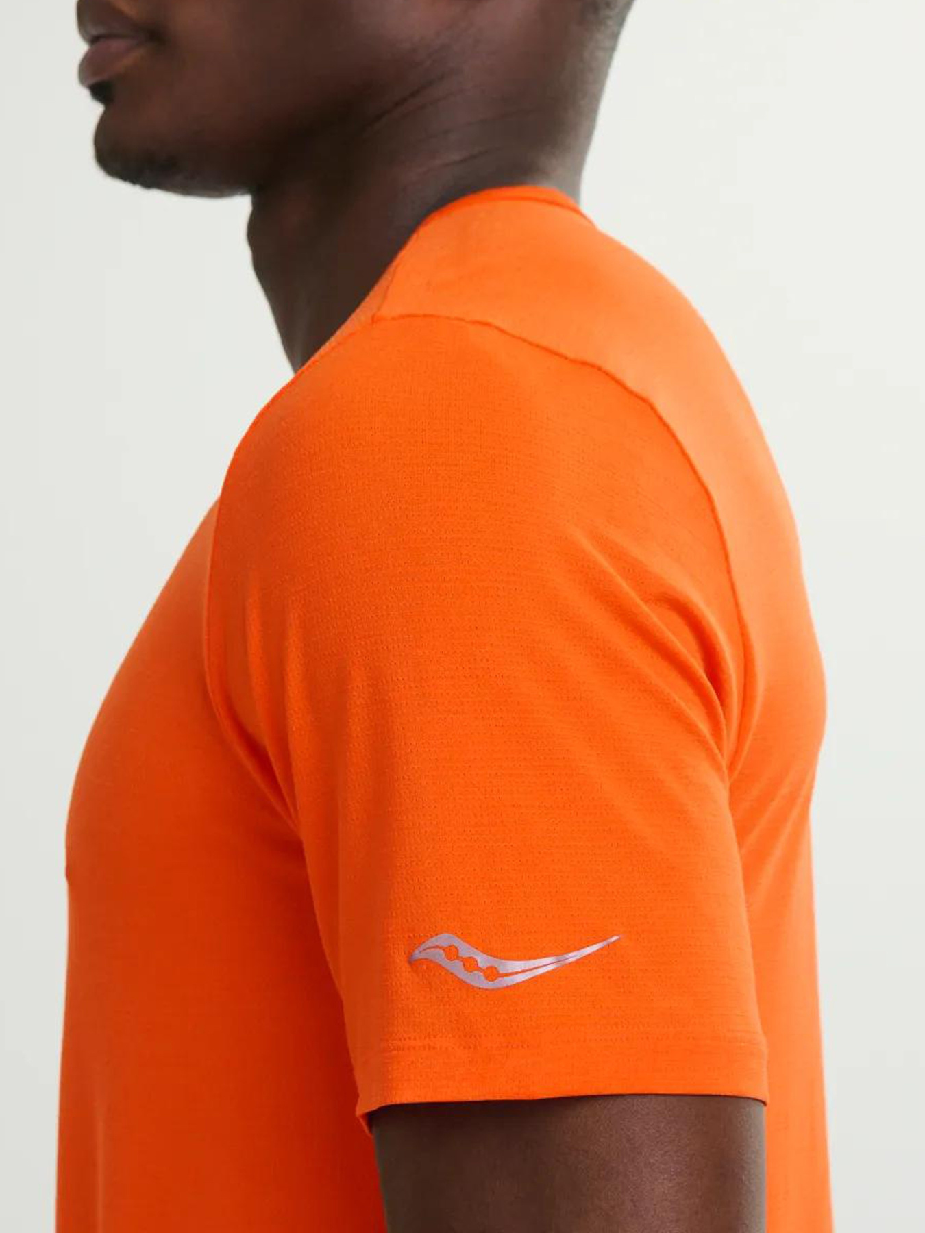 Спортивная футболка Saucony модель SAM800377-FIRH Фото