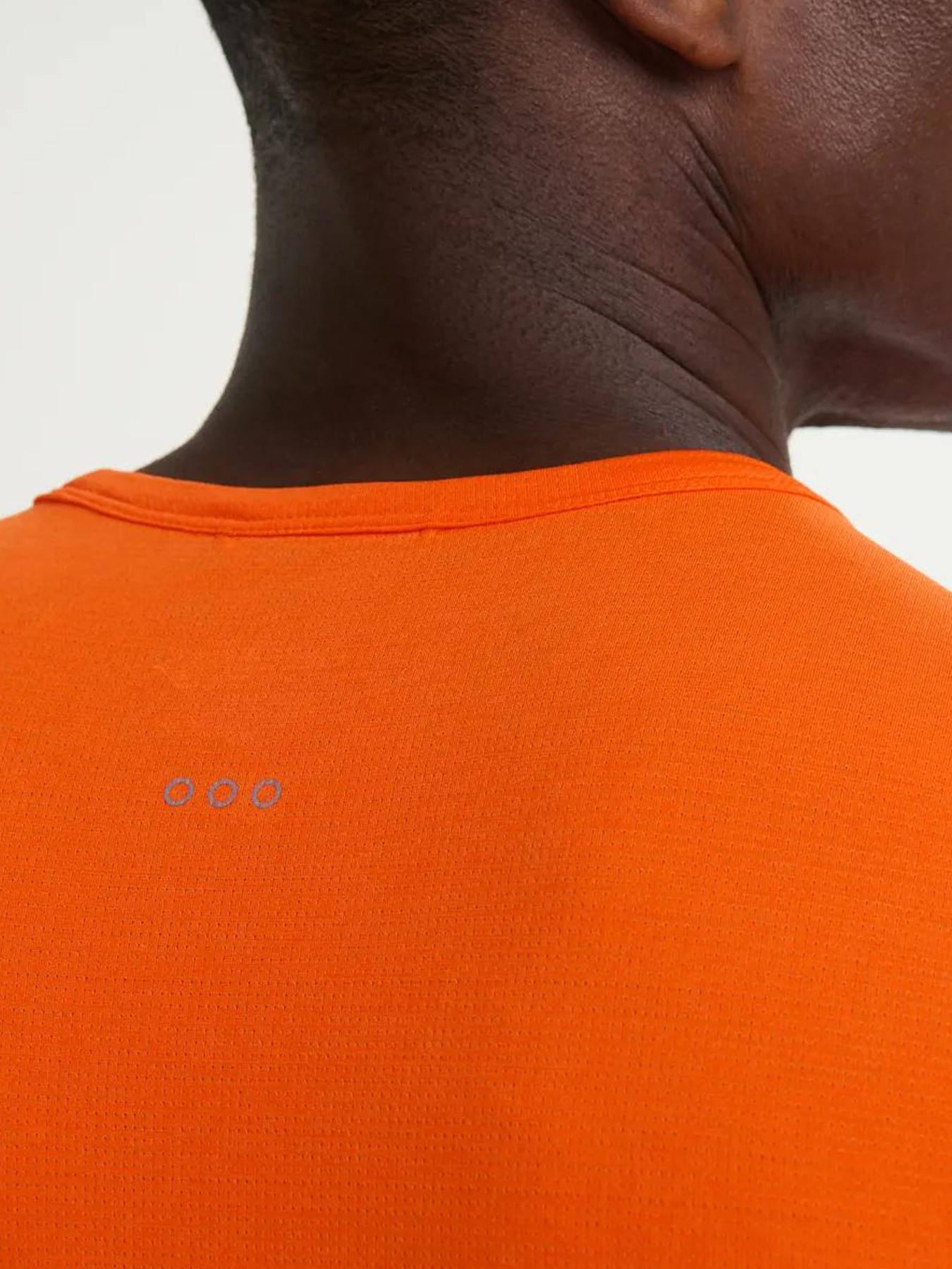 Спортивная футболка Saucony модель SAM800377-FIRH Фото