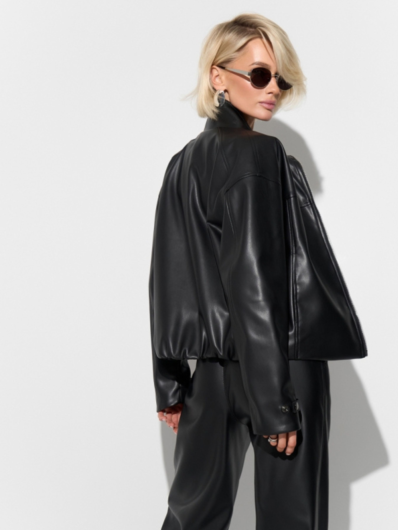 Куртки и дубленки TrikoBakh модель 3099-chornij Фото