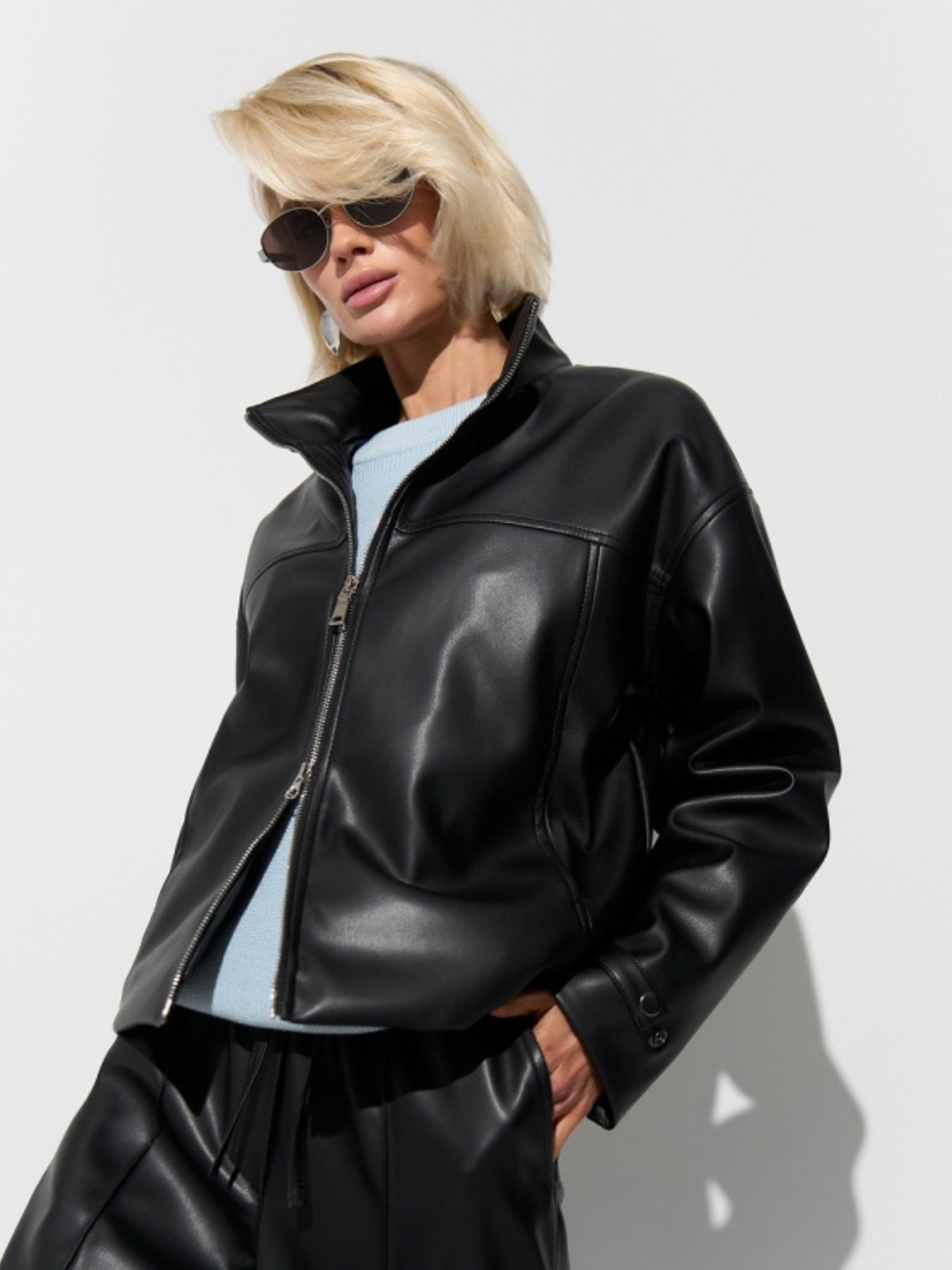 Куртки и дубленки TrikoBakh модель 3099-chornij Фото