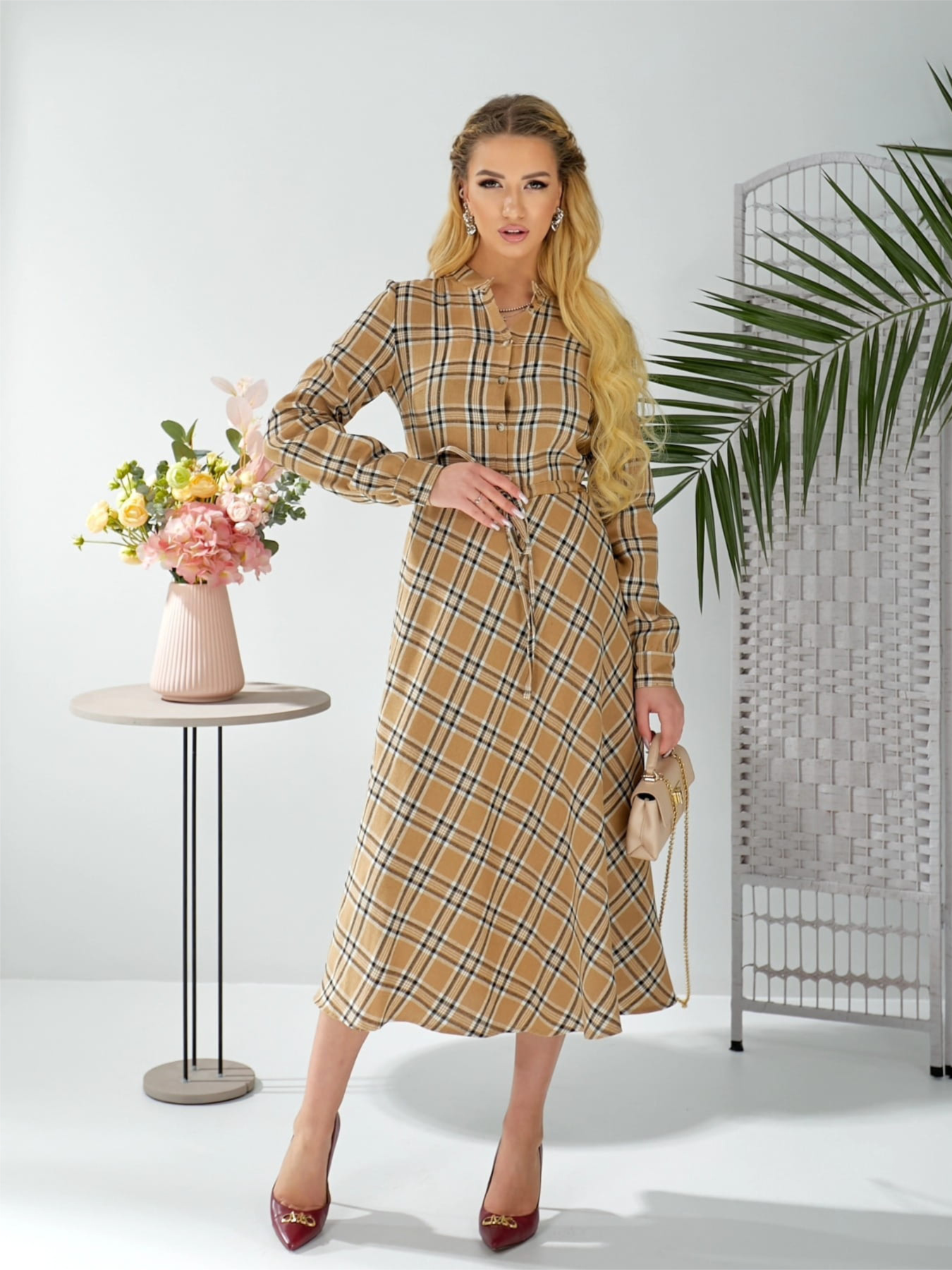 Платья LadyLike модель ll194325589-bezhevij Фото