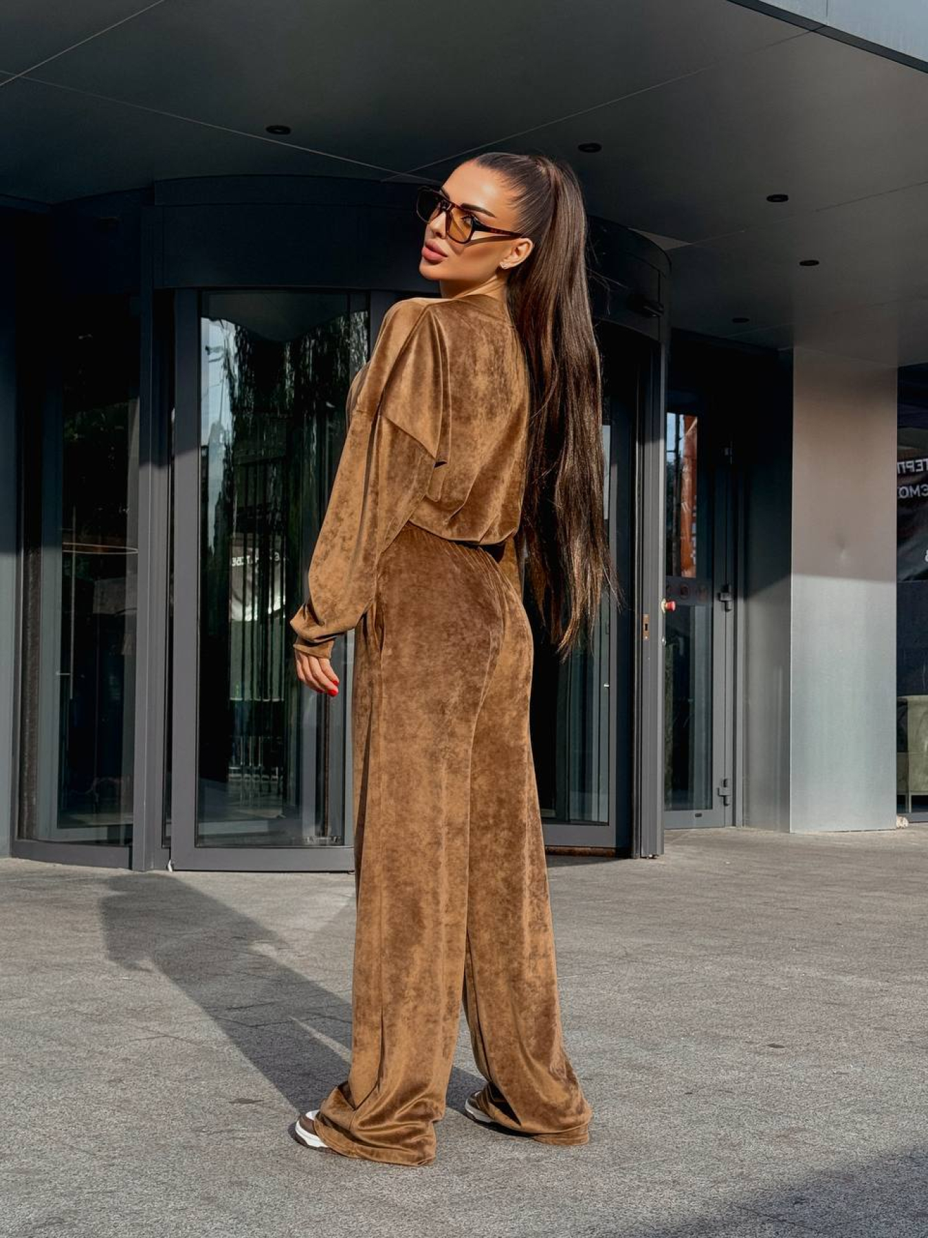 Костюмы Uaclothes модель like15095-korichnevj Фото