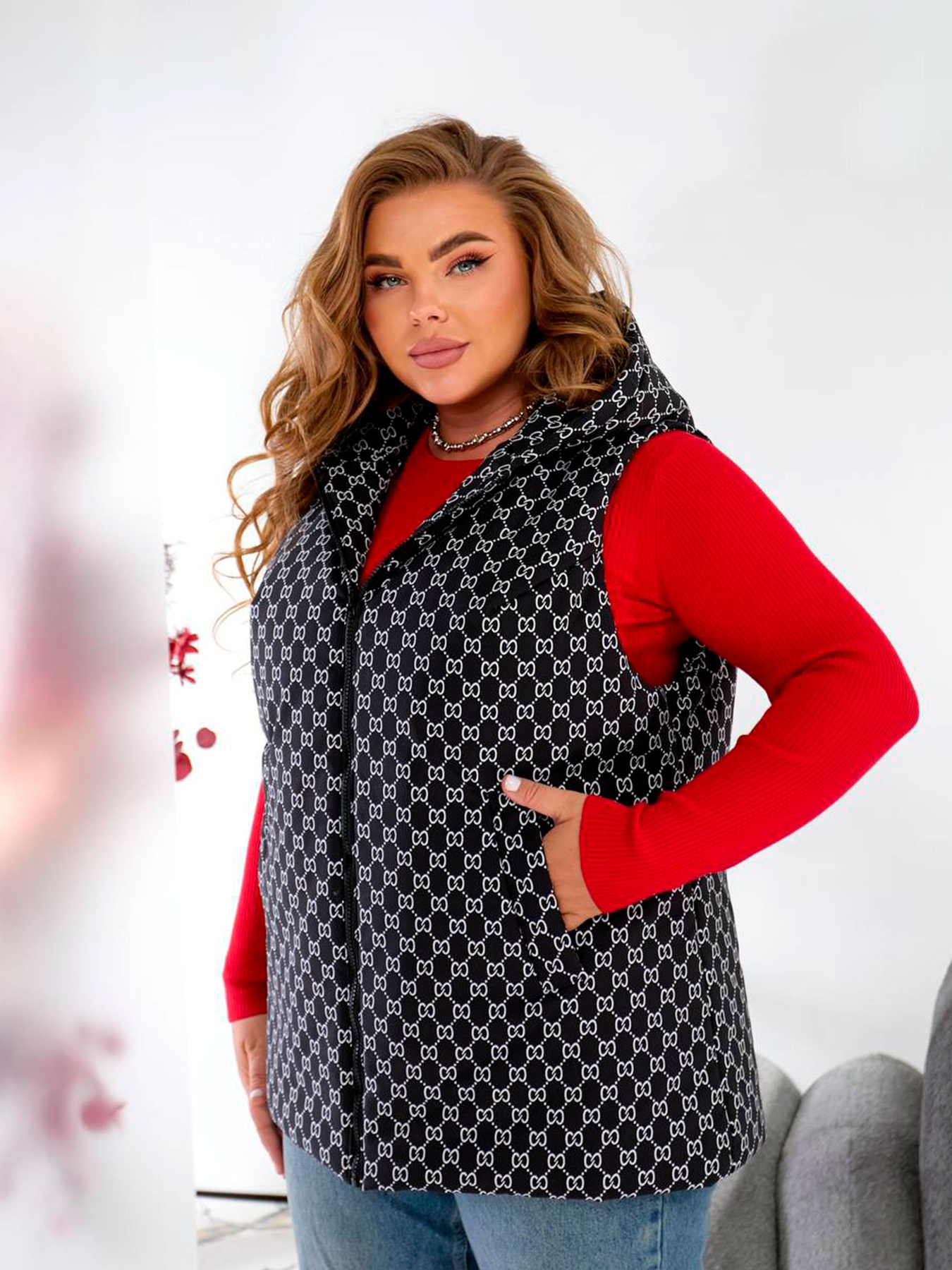 Жіночий демісезонний жилет з капюшоном, Чорний Uaclothes (like15001) модель like15001-chernj Фото