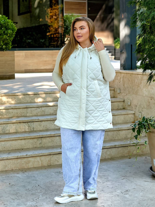 Жіноча подовжена демісезонна жилетка з капюшоном, Молочний Uaclothes (like14497) модель like14497-molochnj Фото