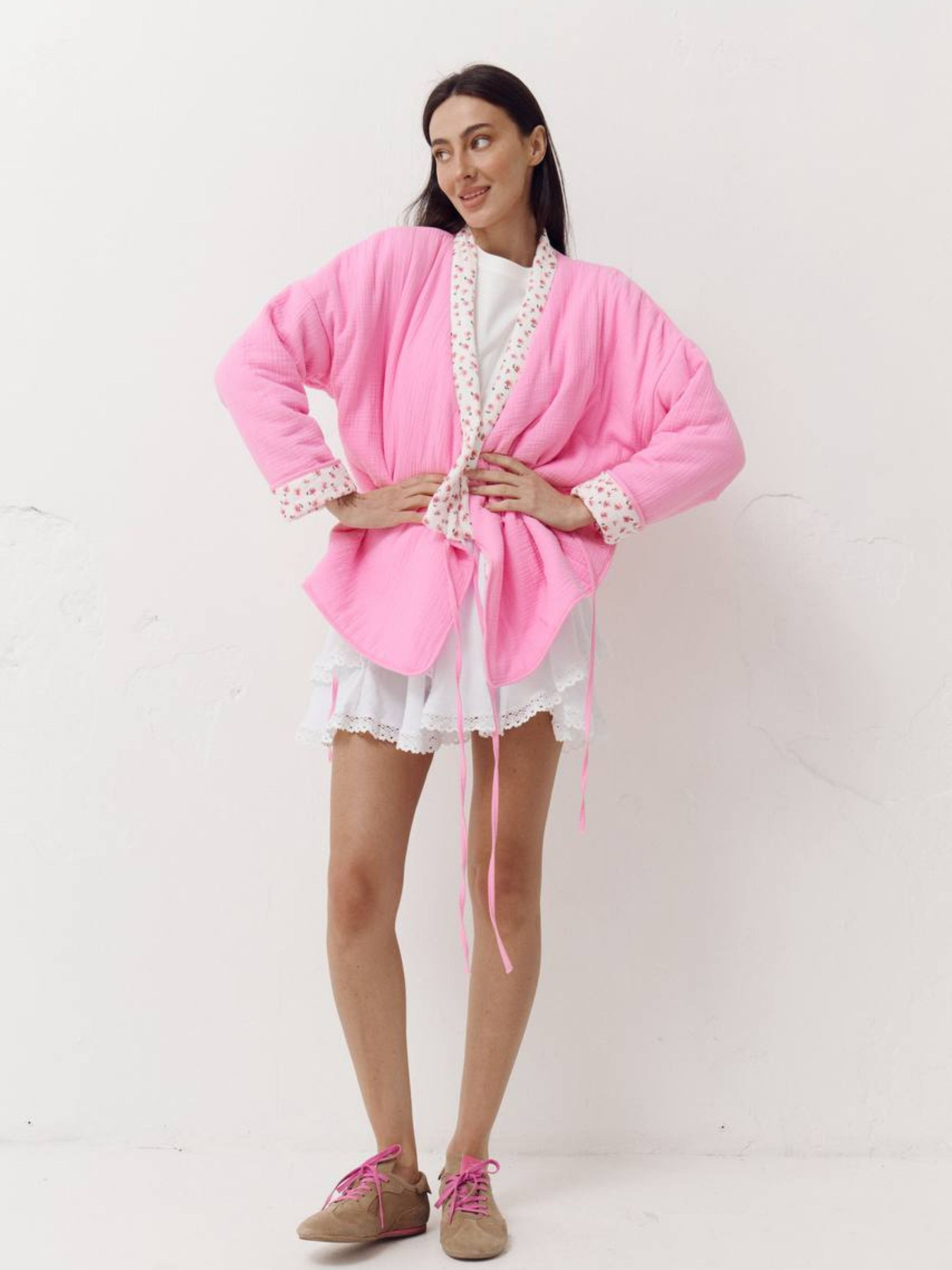 Двухсторонняя весенняя куртка из муслина Blush Cloud в цветочном принте. модель 419 Двухсторонняя весенняя куртка из муслина Blush Cloud в цветочном принте. модель 419 Фото