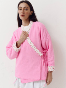 Двухсторонняя весенняя куртка из муслина Blush Cloud в цветочном принте. модель 419 Двухсторонняя весенняя куртка из муслина Blush Cloud в цветочном принте. модель 419 Фото