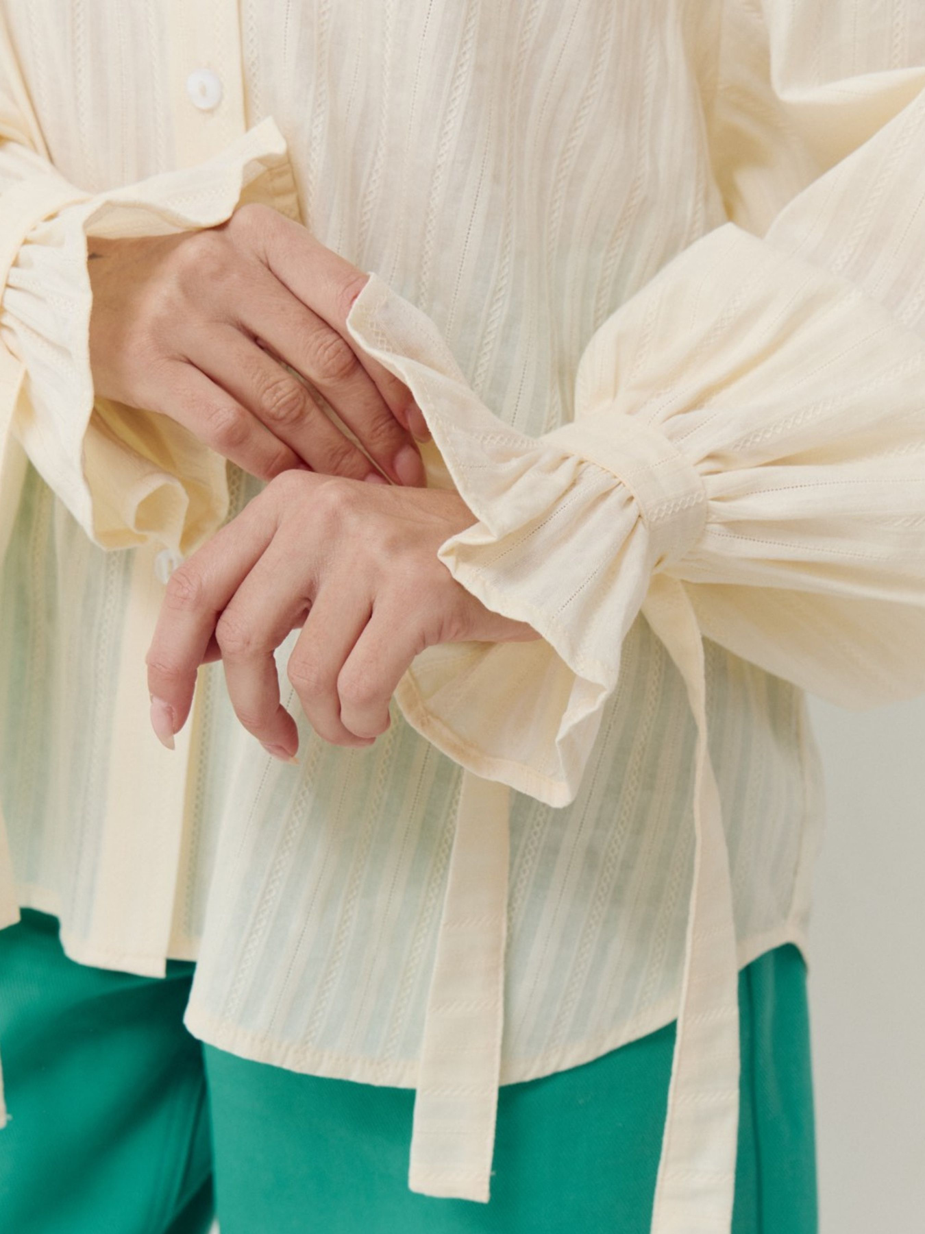 Оверсайз сорочка зі 100% бавовни Aura у кремовому кольорі. модель 409 Фото