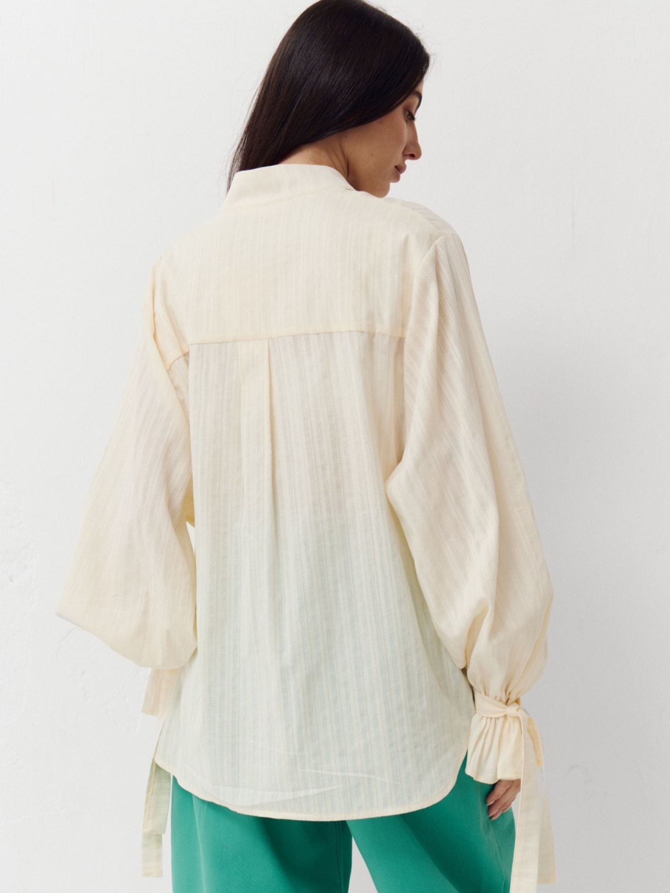 Оверсайз сорочка зі 100% бавовни Aura у кремовому кольорі. модель 409 Фото