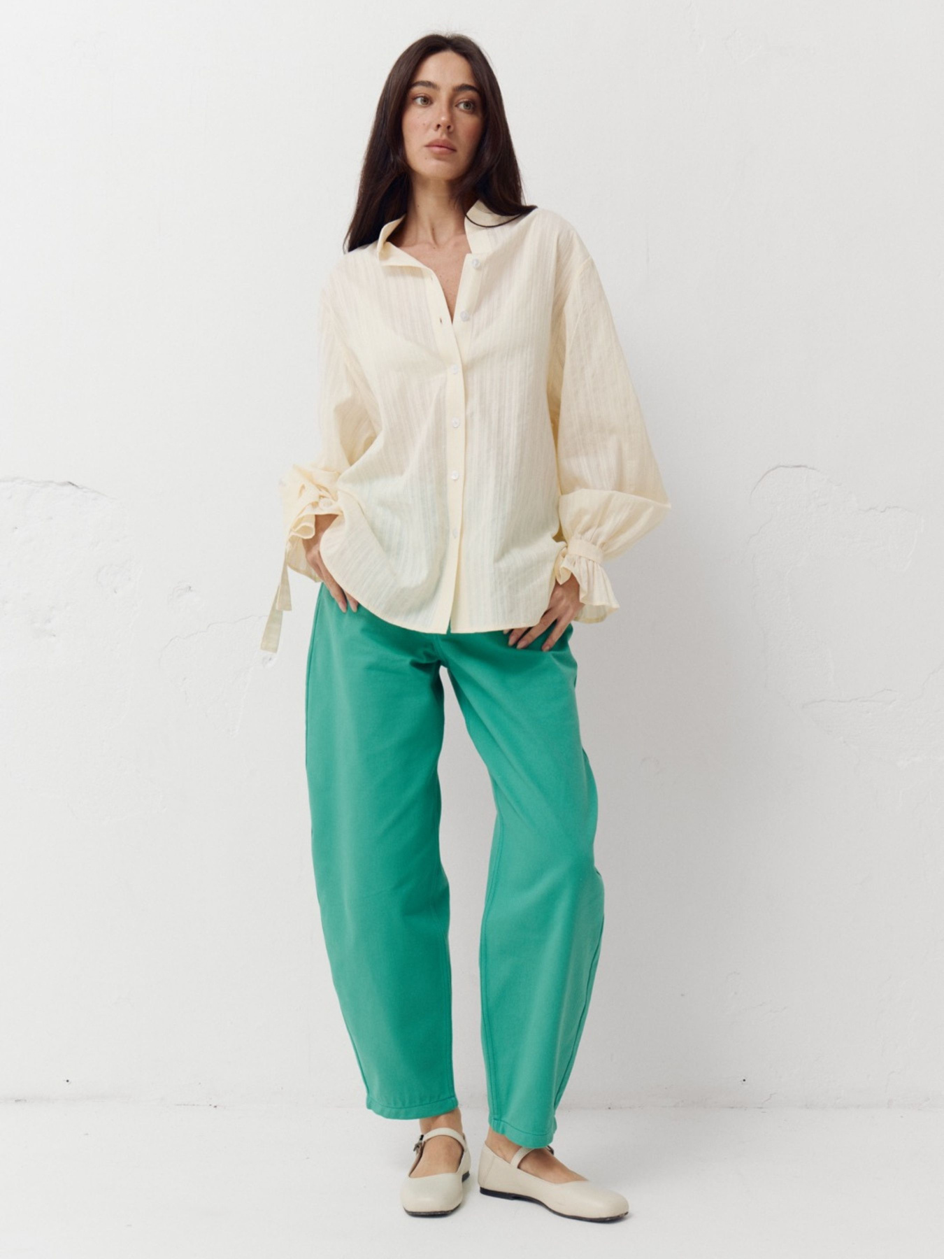 Оверсайз сорочка зі 100% бавовни Aura у кремовому кольорі. модель 409 Фото