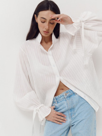 Біла бавовняна оверсайз сорочка з об'ємними рукавами Aura модель 409 Фото