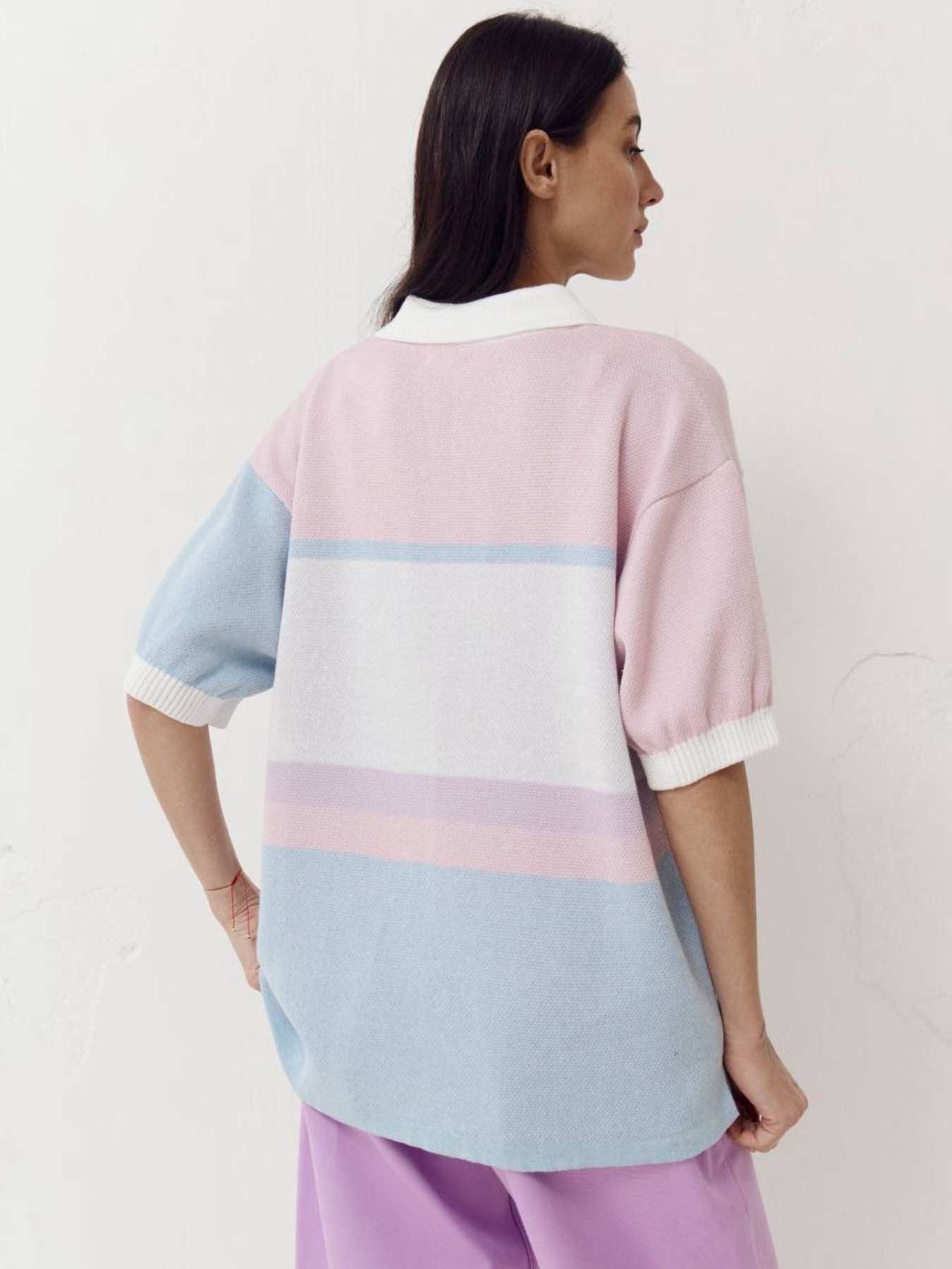 Розовая женская футболка поло из трикотажа Jacquard mood модель 418 Розовая женская футболка поло из трикотажа Jacquard mood модель 418 Фото