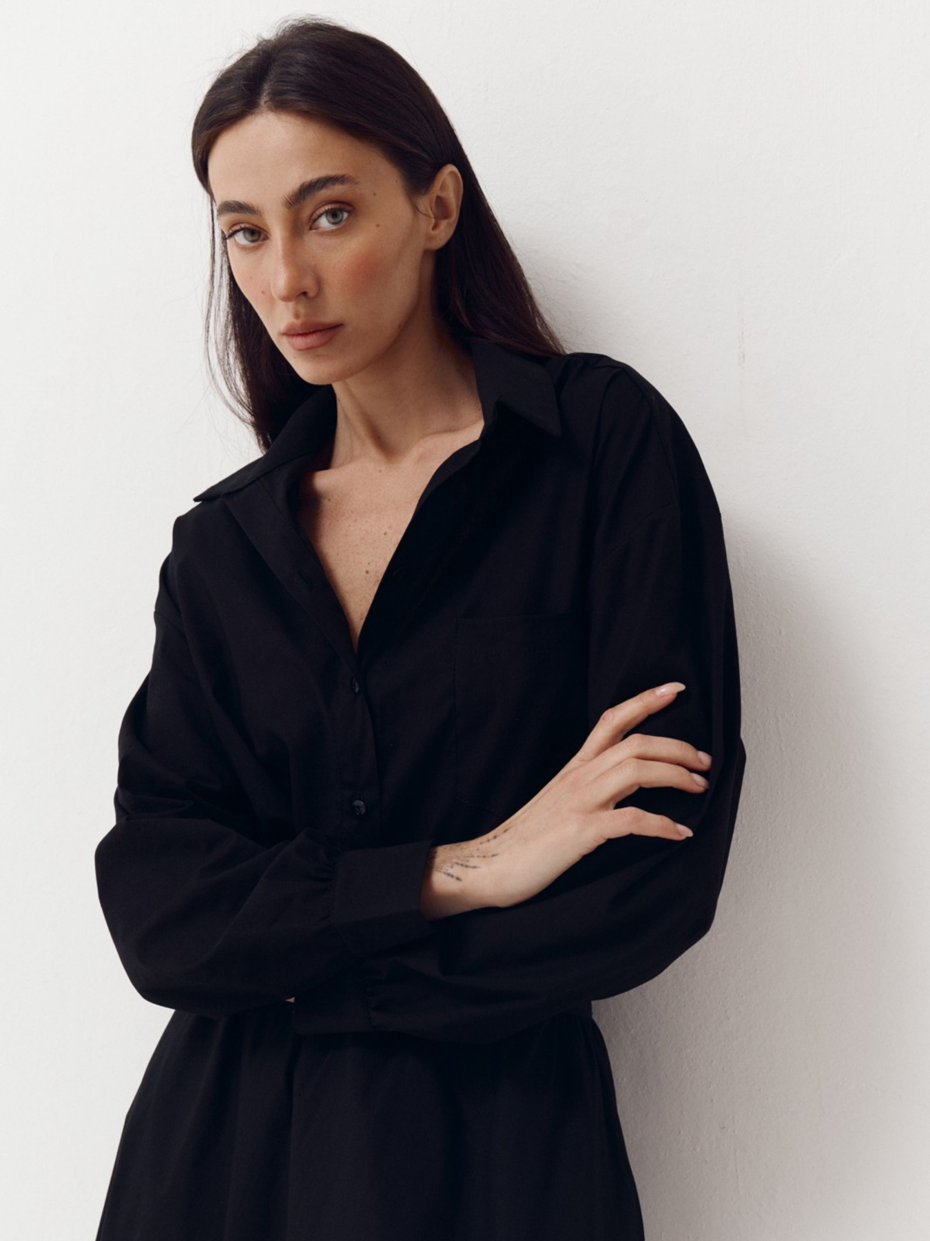 Рубашка с резинкой на поясе Shirt Pure в черном цвете. модель 410 Фото