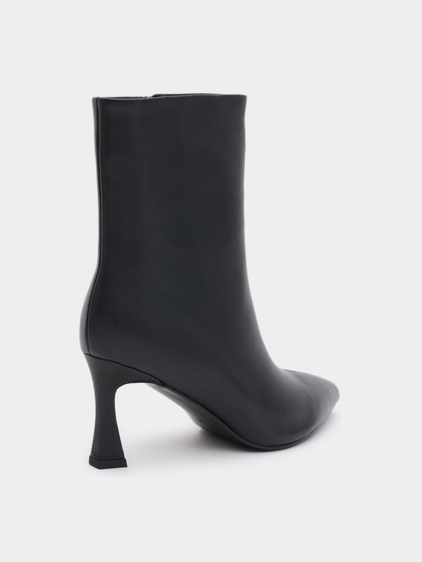 5FR733H-S136-P002 чорна шкіра модель 5FR733H-S136-P002 Фото