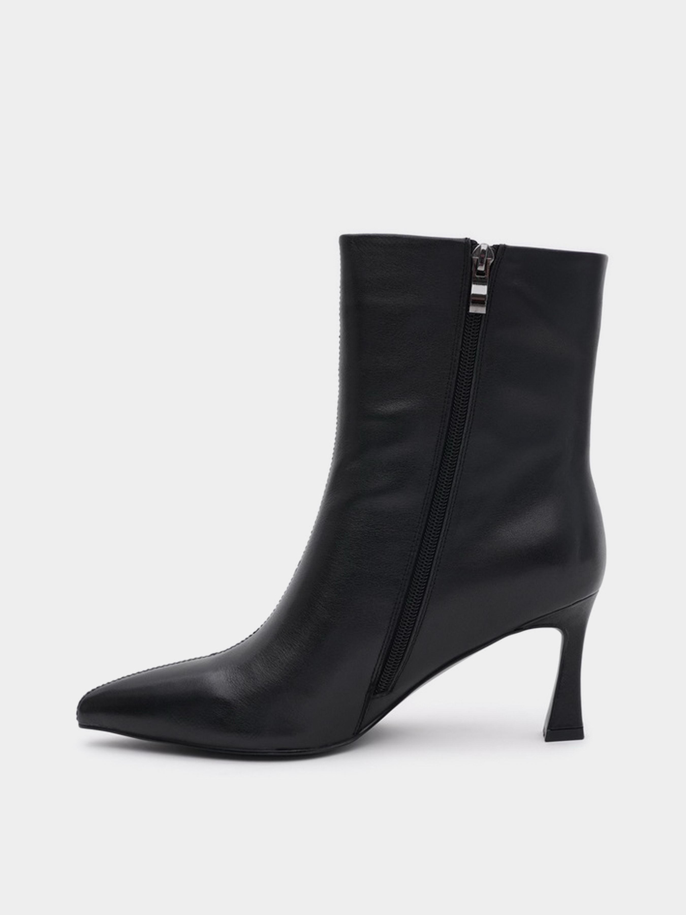 5FR733H-S136-P002 чорна шкіра модель 5FR733H-S136-P002 Фото